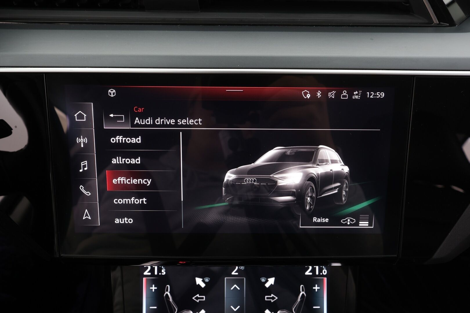 Audi e-tron 2021 Advanced 55 quattro - Akku kuntotarkastettu SoH 95,8% | Kahdet renkaat vanteineen | ACC | P.tutkat | Navi | Ilma-alusta | LED | Koukku | Muistipenkki | Sporttinahat 