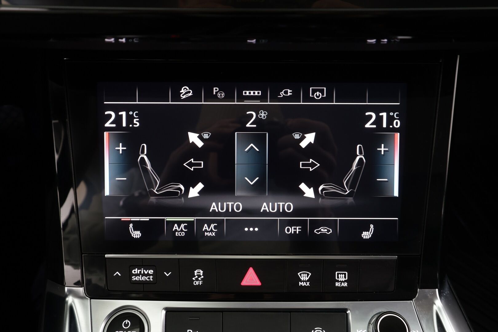Audi e-tron 2021 Advanced 55 quattro - Akku kuntotarkastettu SoH 95,8% | Kahdet renkaat vanteineen | ACC | P.tutkat | Navi | Ilma-alusta | LED | Koukku | Muistipenkki | Sporttinahat 