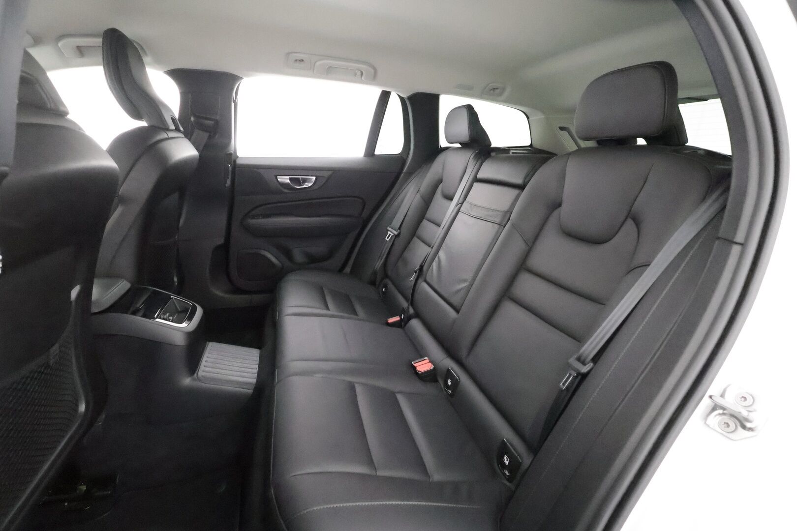 Volvo V60 2020 T6 TwE AWD Inscription aut - | ACC | Webasto | Koukku | Styling kit | Muistipenkki | Sporttinahat | 360° | Full-LED Active | Apple & Android | Merkkihuollot | 2x renkaat aluin |
