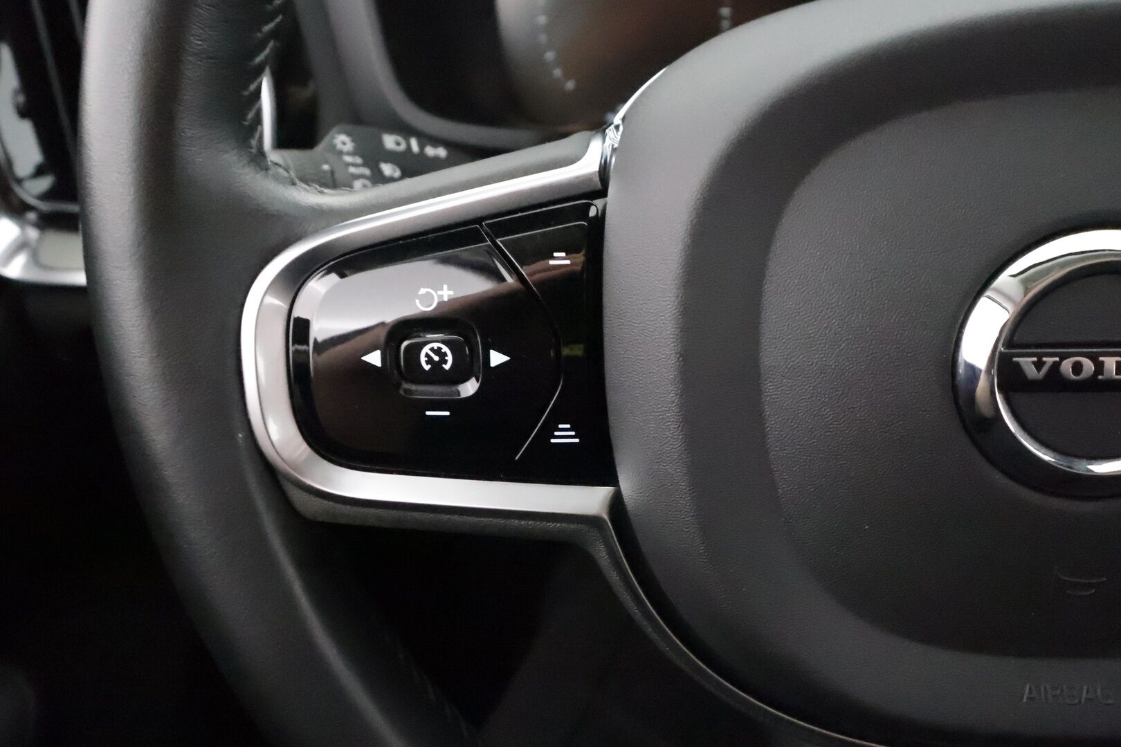 Volvo V60 2020 T6 TwE AWD Inscription aut - | ACC | Webasto | Koukku | Styling kit | Muistipenkki | Sporttinahat | 360° | Full-LED Active | Apple & Android | Merkkihuollot | 2x renkaat aluin | - KORKO VAIN 3,99 %