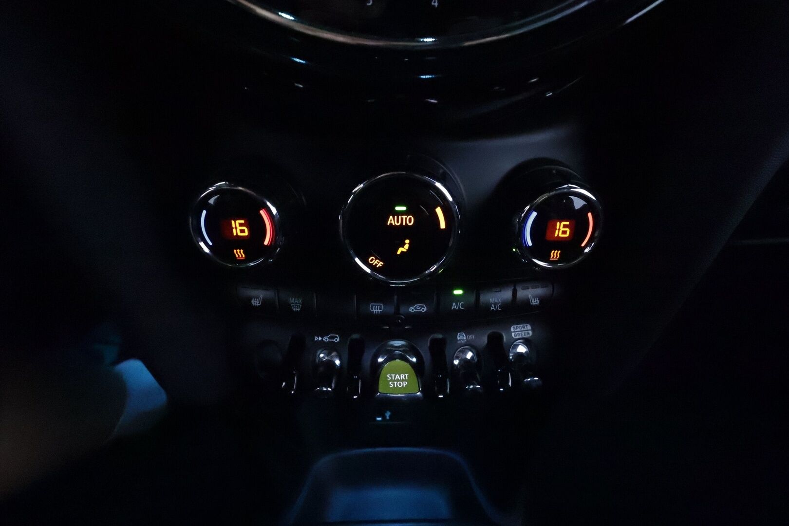 Mini Cooper 2022 Cooper SE **Vakkari / H&K / Lämpöpumppu / Comfort Access / LED / Puolinahat / Digimittaristo** - Akku kuntotarkastettu / Kahdet renkaat aluvanteilla
