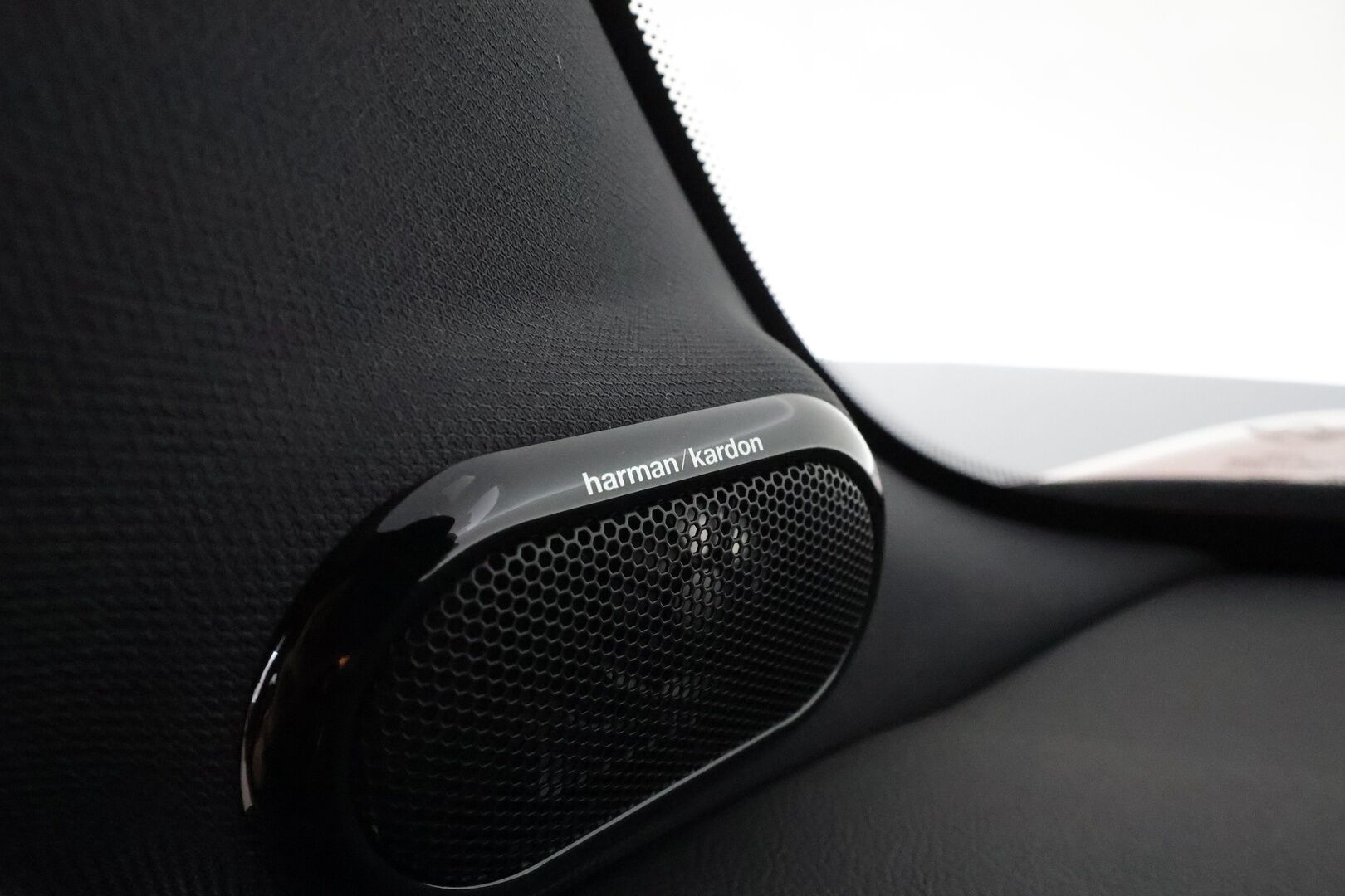Mini Cooper 2022 Cooper SE **Vakkari / H&K / Lämpöpumppu / Comfort Access / LED / Puolinahat / Digimittaristo** - Akku kuntotarkastettu / Kahdet renkaat aluvanteilla