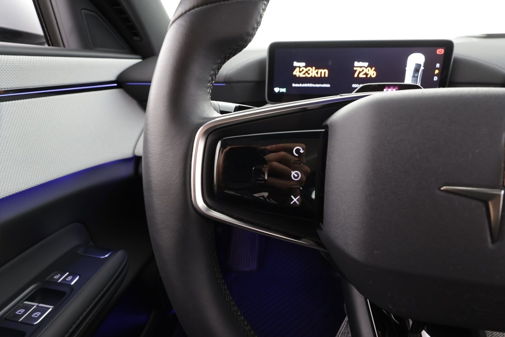 Polestar 4 2025 Long Range Dual motor - | ACC | HUD | Koukku | ILP | 360° | Muistipenkki | Pixel LED | Lasikatto | H&K | Keyless | BLIS | Suomi-auto | Kahdet renkaat aluvanteilla | Merkkihuollettu |