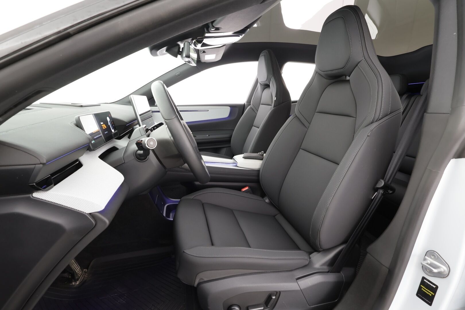 Polestar 4 2025 Long Range Dual motor * ACC / HUD / Koukku / ILP / 360° / Muistipenkki / Pixel LED / Lasikatto / H&K / Keyless / BLIS * - Suomi-auto / Kahdet renkaat aluvanteilla / Merkkihuollettu - HULLUT AVAJAISHULINAT KORKOTARJOUS 3,29 %