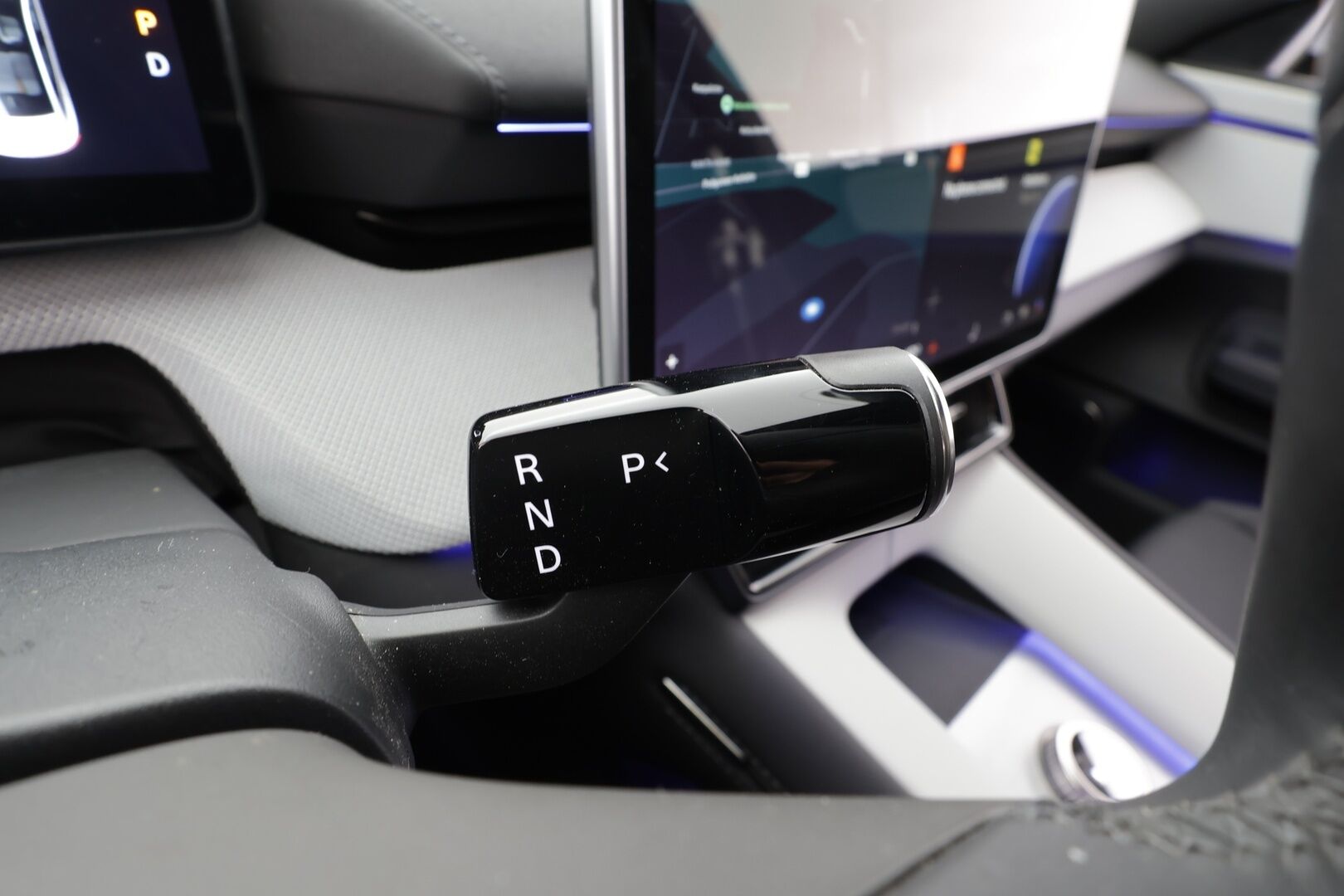 Polestar 4 2025 Long Range Dual motor * ACC / HUD / Koukku / ILP / 360° / Muistipenkki / Pixel LED / Lasikatto / H&K / Keyless / BLIS * - Suomi-auto / Kahdet renkaat aluvanteilla / Merkkihuollettu - HULLUT AVAJAISHULINAT KORKOTARJOUS 3,29 %