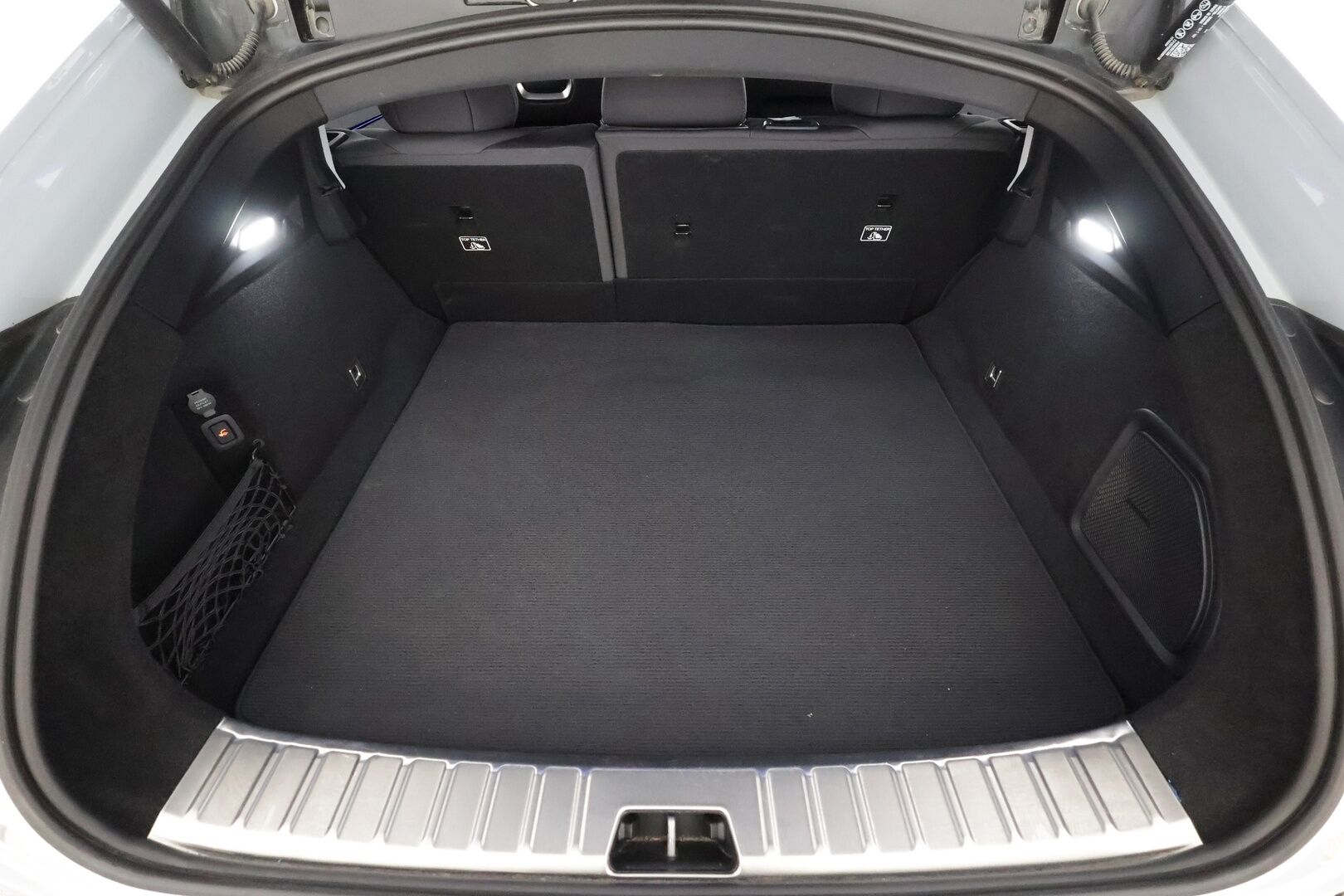 Polestar 4 2025 Long Range Dual motor * ACC / HUD / Koukku / ILP / 360° / Muistipenkki / Pixel LED / Lasikatto / H&K / Keyless / BLIS * - Suomi-auto / Kahdet renkaat aluvanteilla / Merkkihuollettu - HULLUT AVAJAISHULINAT KORKOTARJOUS 3,29 %