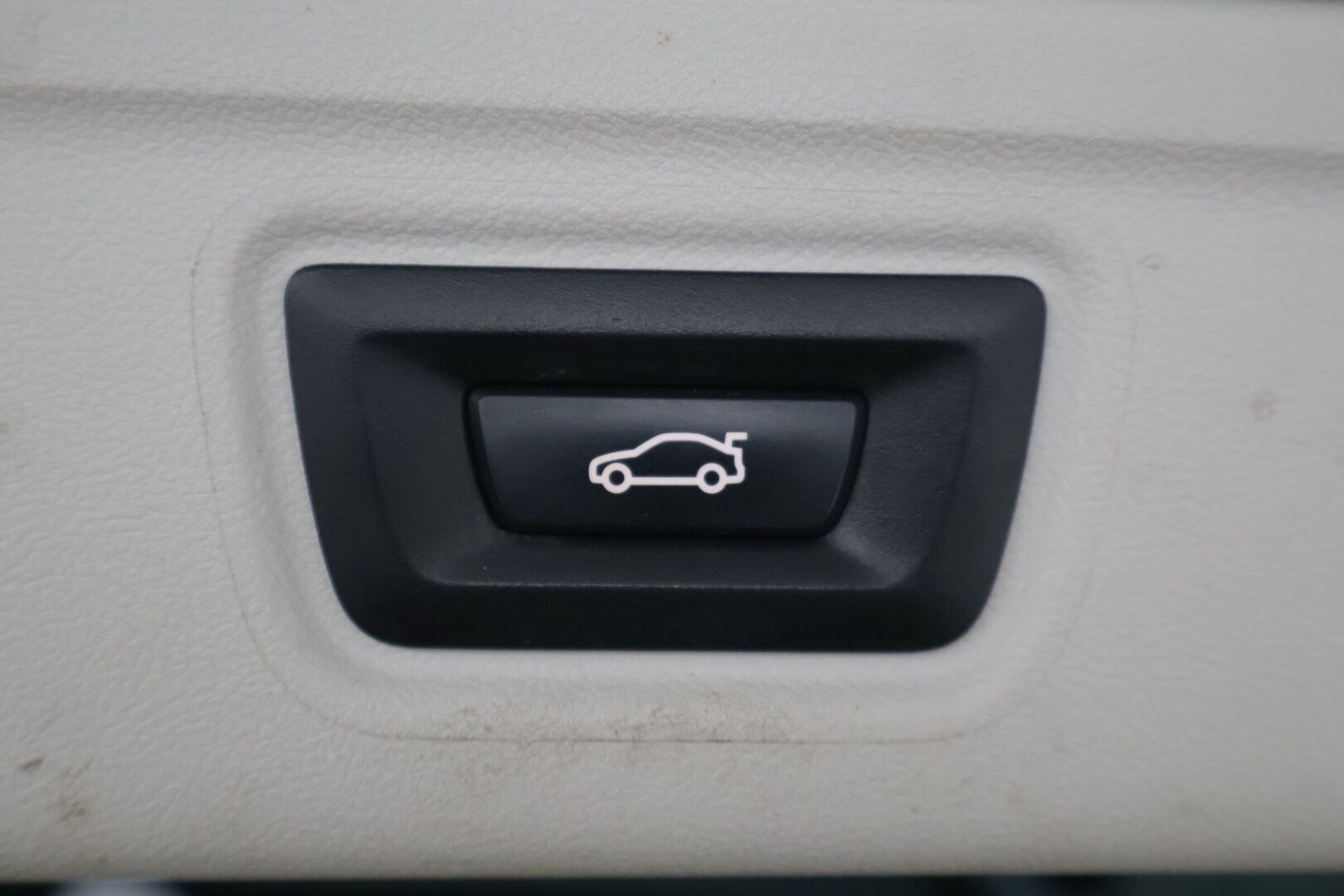 BMW 330 2021 G21 Touring 330e xDrive A Charged Edition * Sporttipenkit / Vakkari / P. Tutkat / Sähkökontti / AppleCarPlay * - Vetokoukku / Kahdet renkaat BMW alumiinivanteilla!