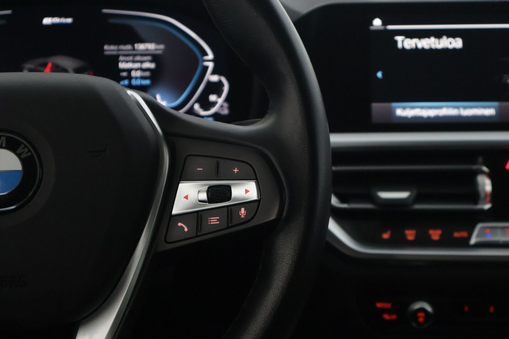 BMW 330 2021 G21 Touring 330e xDrive A Charged Edition * Sporttipenkit / Vakionopeudensäädin / P. Tutkat / Sähkökontti / AppleCarPlay / LED * - Juuri katsastettu! / Vetokoukku / Kahdet renkaat BMW alumiinivanteilla! - HULLUT AVAJAISHULINAT KORKOTARJOUS 3,29 %