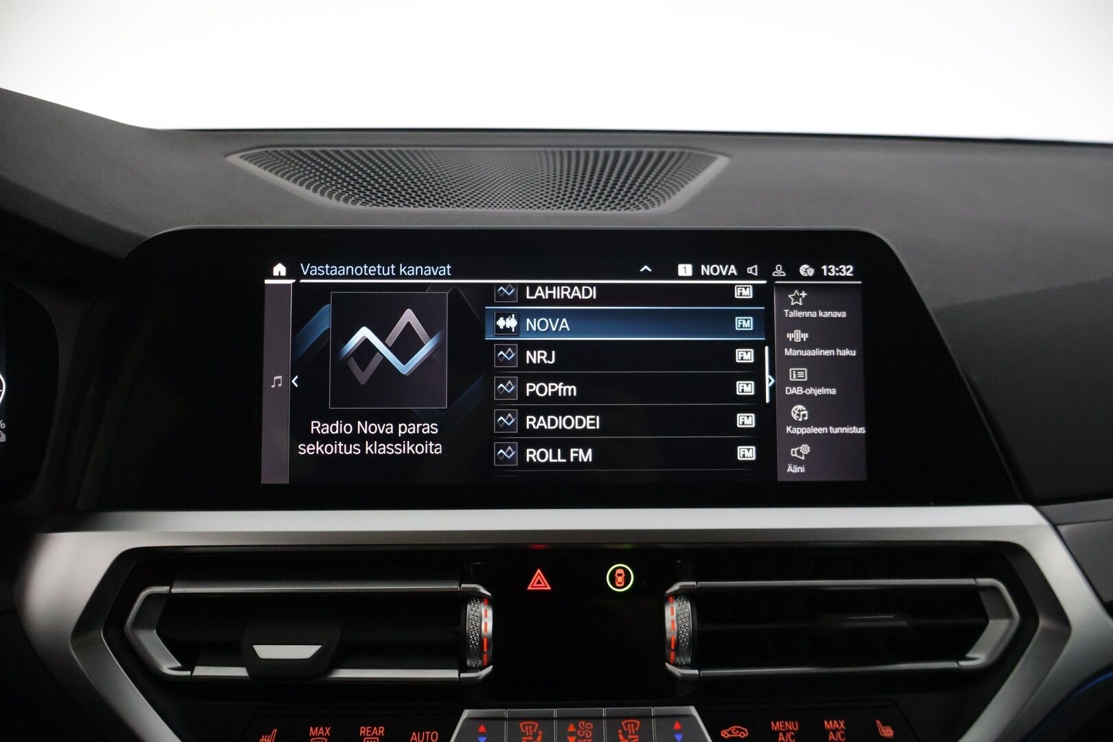 BMW 330 2021 G21 Touring 330e xDrive A Charged Edition * Sporttipenkit / Vakionopeudensäädin / P. Tutkat / Sähkökontti / AppleCarPlay / LED * - Juuri katsastettu! / Vetokoukku / Kahdet renkaat BMW alumiinivanteilla! - HULLUT AVAJAISHULINAT KORKOTARJOUS 3,29 %