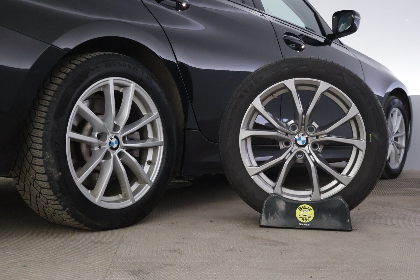 BMW 330 2021 G21 Touring 330e xDrive A Charged Edition * Sporttipenkit / Vakkari / P. Tutkat / Sähkökontti / AppleCarPlay * - Vetokoukku / Kahdet renkaat BMW alumiinivanteilla!