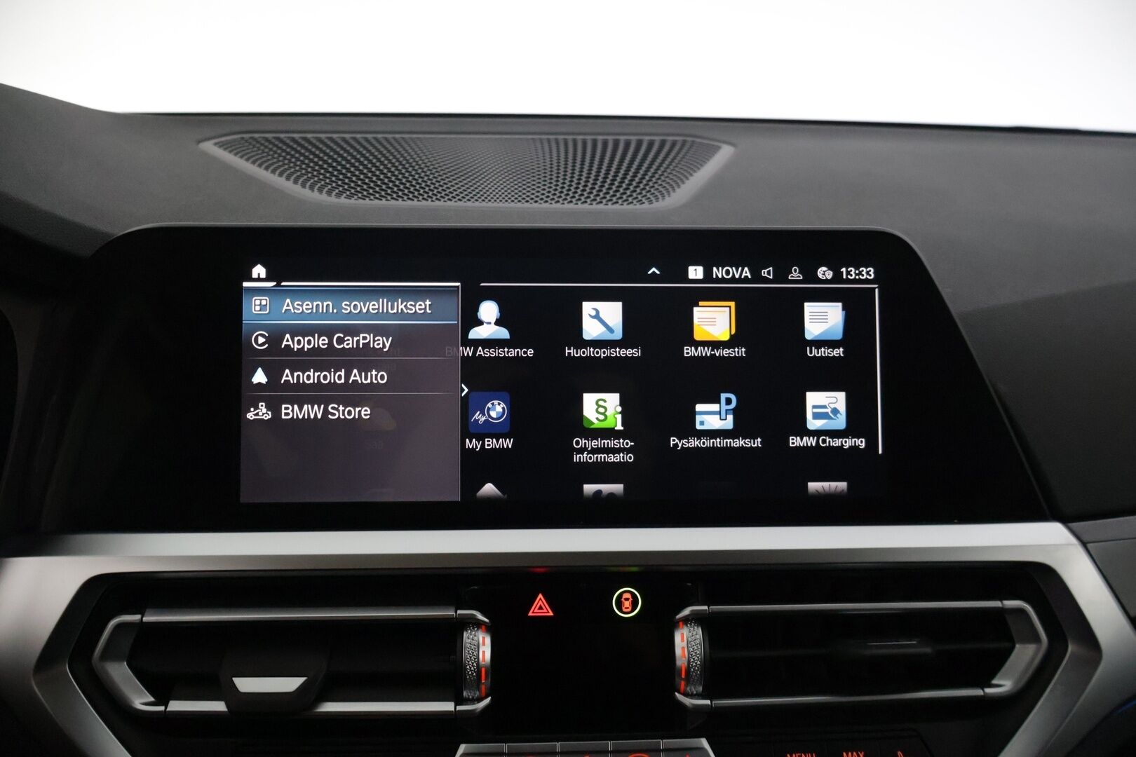 BMW 330 2021 G21 Touring 330e xDrive A Charged Edition * Sporttipenkit / Vakionopeudensäädin / P. Tutkat / Sähkökontti / AppleCarPlay / LED * - Juuri katsastettu! / Vetokoukku / Kahdet renkaat BMW alumiinivanteilla! - HULLUT AVAJAISHULINAT KORKOTARJOUS 3,29 %