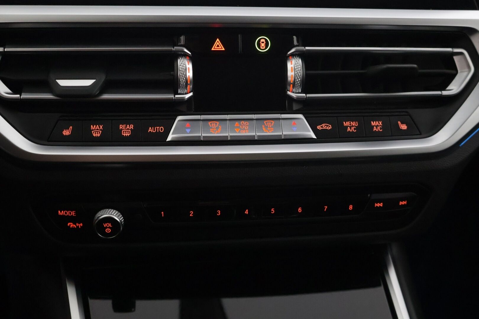 BMW 330 2021 G21 Touring 330e xDrive A Charged Edition * Sporttipenkit / Vakkari / P. Tutkat / Sähkökontti / AppleCarPlay * - Vetokoukku / Kahdet renkaat BMW alumiinivanteilla!