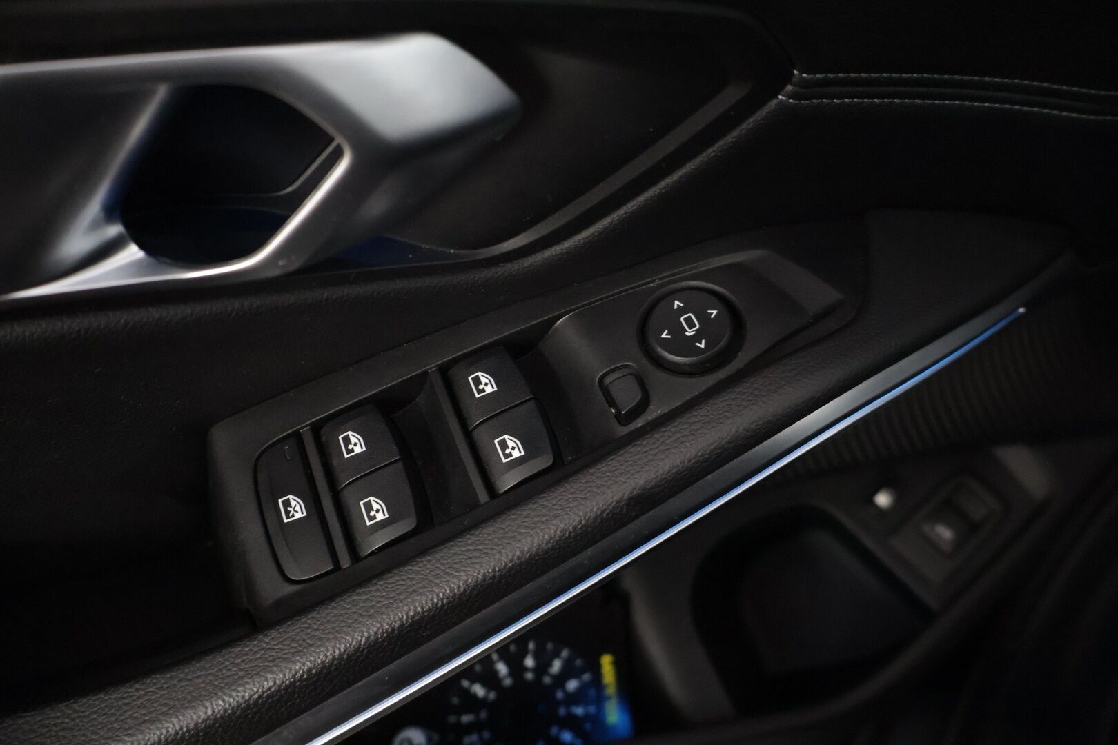 BMW 330 2021 G21 Touring 330e xDrive A Charged Edition * Sporttipenkit / Vakkari / P. Tutkat / Sähkökontti / AppleCarPlay * - Vetokoukku / Kahdet renkaat BMW alumiinivanteilla!