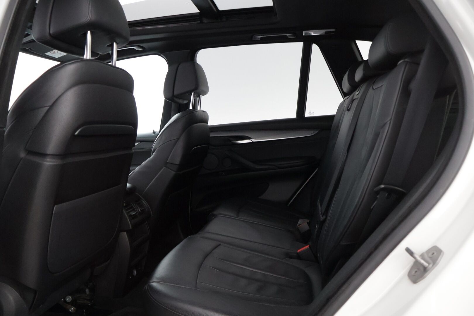 BMW X5 2014 F15 M50d A* Harman/kardon / Comfort access / Comfortnahat / Panorama / Vetokoukku * - 3,99 % KORKOTARJOUS TÄHÄN AUTOON - * Kovilla varusteilla / Tilava / Isosti huollettu *
