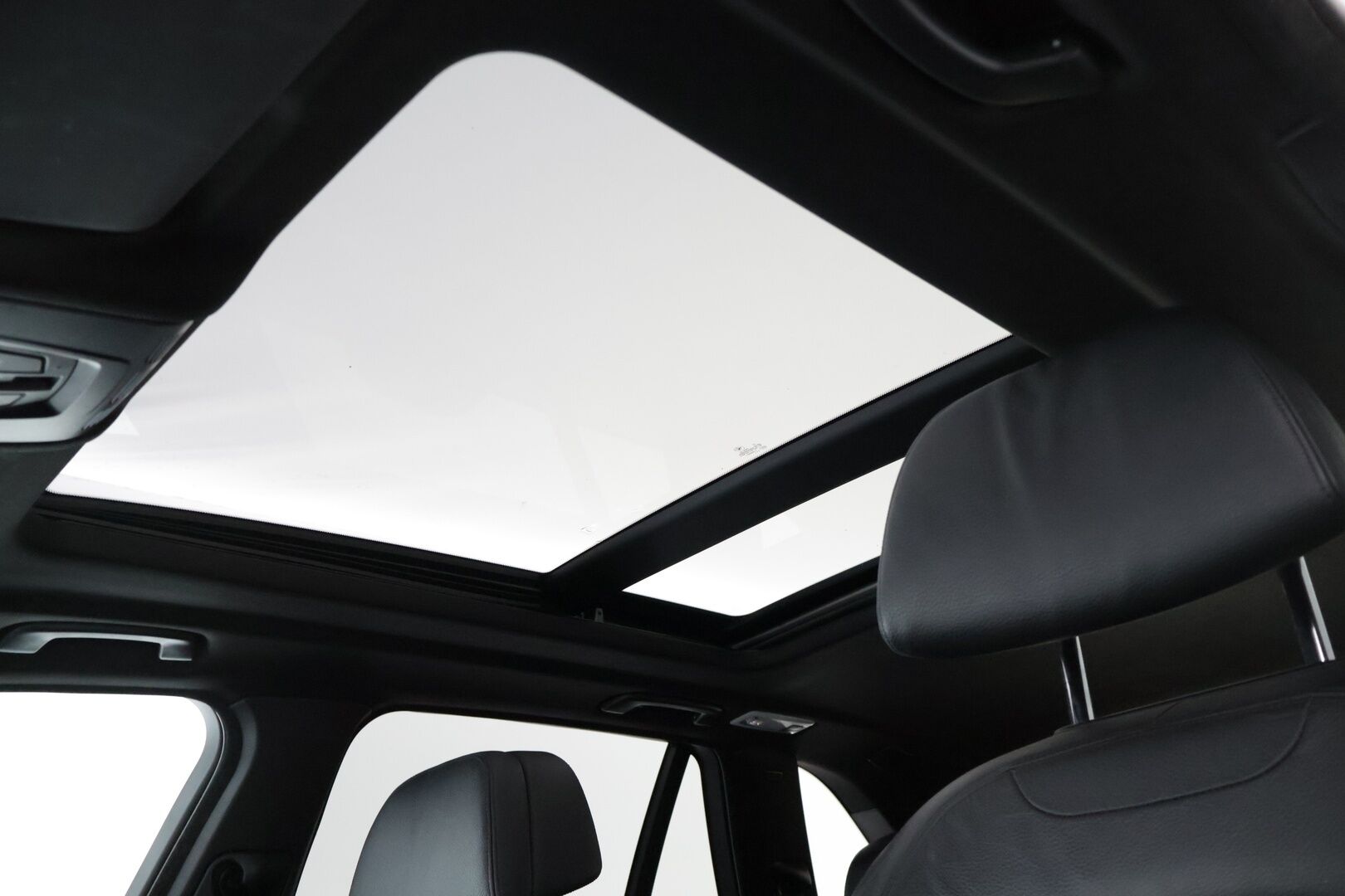 BMW X5 2014 F15 M50d A* Harman/kardon / Comfort access / Comfortnahat / Panorama / Vetokoukku * - 3,99 % KORKOTARJOUS TÄHÄN AUTOON - * Kovilla varusteilla / Tilava / Isosti huollettu *