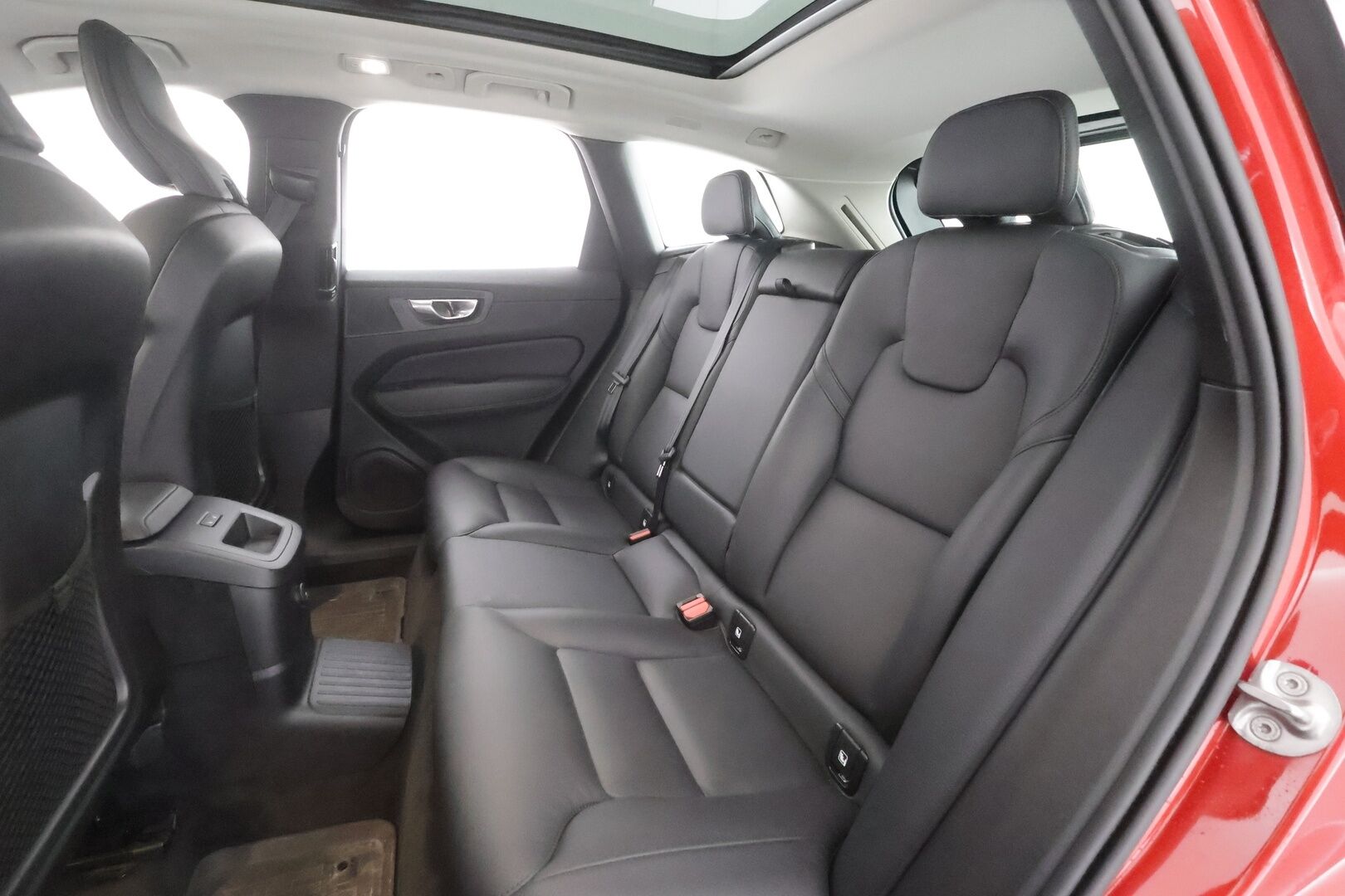Volvo XC60 2023 T6 AWD Long Range Plus Bright aut - | ACC | Webasto | Panorama | Muistipenkit | Full-LED | P.Kamera | Navi | BLIS | Keyless | Sporttinahat | Sähköluukku | Ratinlämmitin | Facelift | Merkkihuollettu |