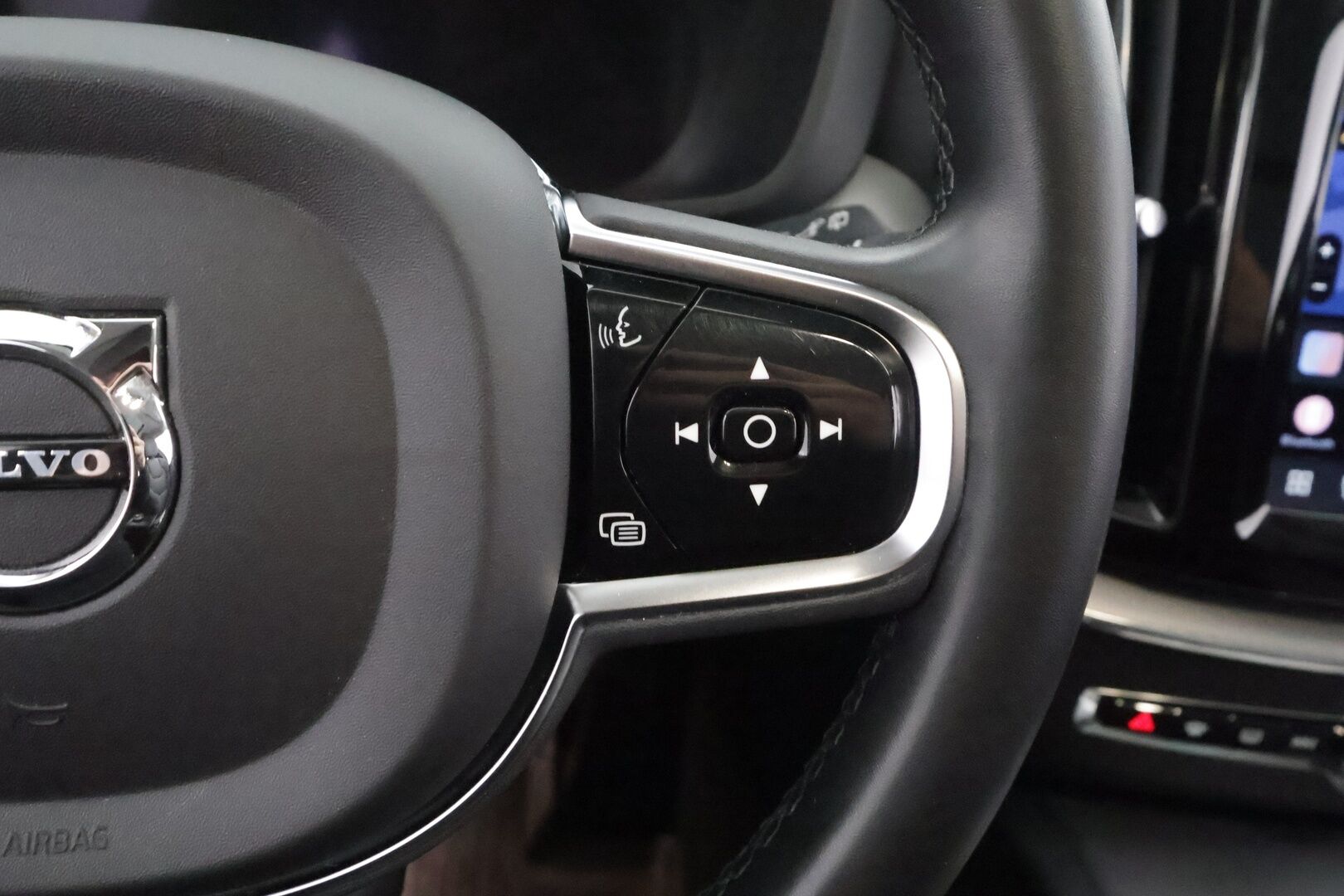 Volvo XC60 2023 T6 AWD Long Range Plus Bright aut - | ACC | Webasto | Panorama | Muistipenkit | Full-LED | P.Kamera | Navi | BLIS | Keyless | Sporttinahat | Sähköluukku | Ratinlämmitin | Facelift | Merkkihuollettu |