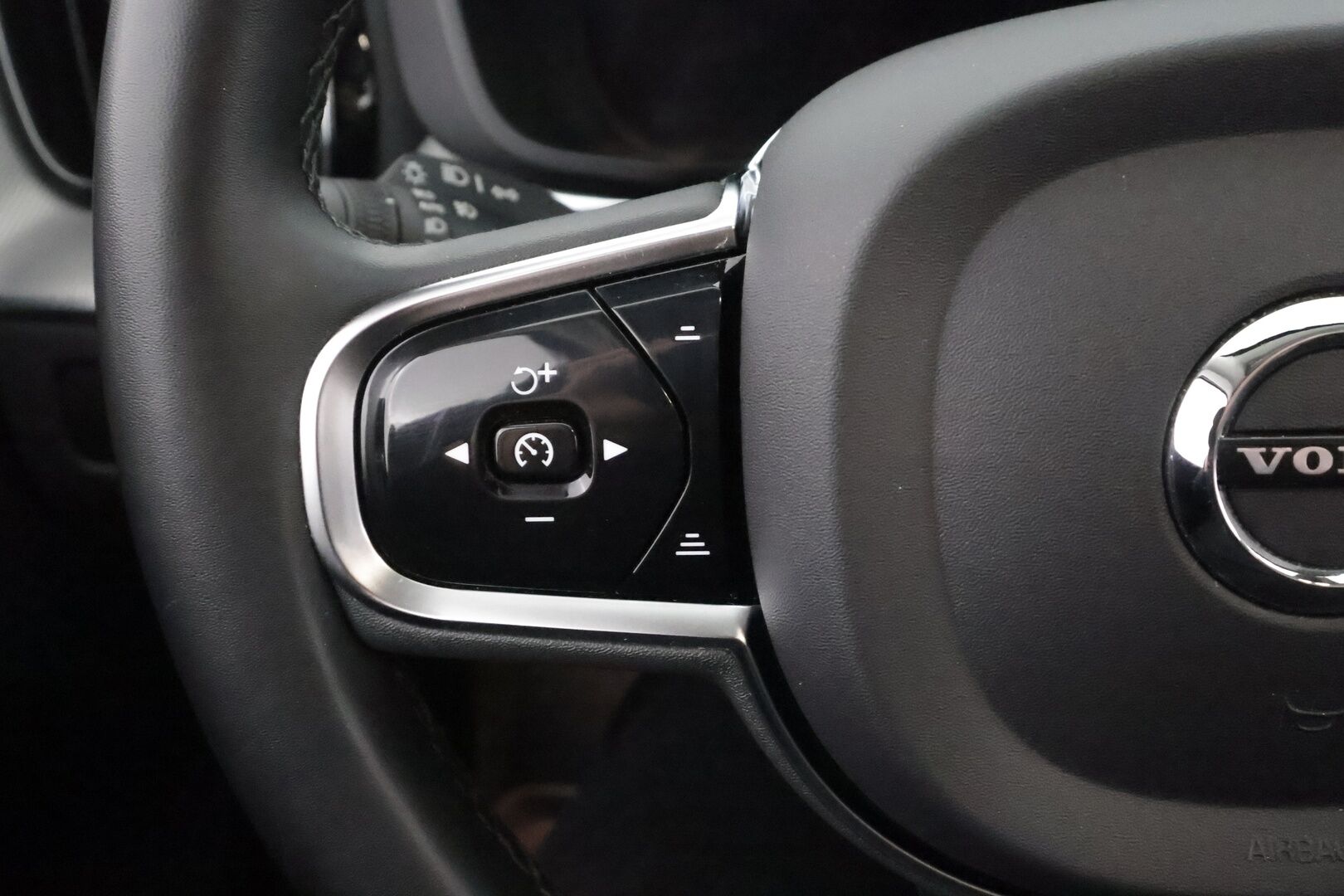 Volvo XC60 2023 T6 AWD Long Range Plus Bright aut - | ACC | Webasto | Panorama | Muistipenkit | Full-LED | P.Kamera | Navi | BLIS | Keyless | Sporttinahat | Sähköluukku | Ratinlämmitin | Facelift | Merkkihuollettu |