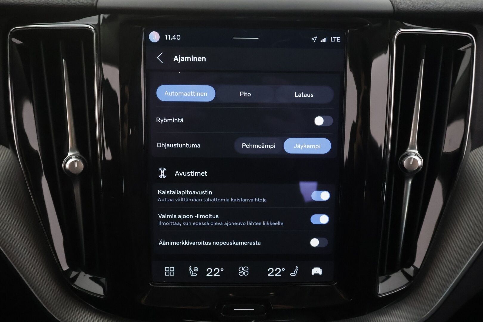 Volvo XC60 2023 T6 AWD Long Range Plus Bright aut - | ACC | Webasto | Panorama | Muistipenkit | Full-LED | P.Kamera | Navi | BLIS | Keyless | Sporttinahat | Sähköluukku | Ratinlämmitin | Facelift | Merkkihuollettu |