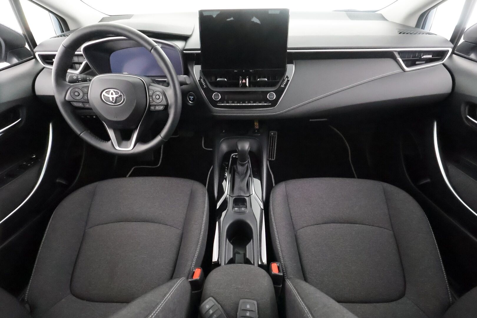 Toyota Corolla 2025 Sedan 1,8 Hybrid Active Plus - | ACC | Digimittaristo | Navi | P.kamera ja tutkat | Keyless | LDA | RSA | PDA | Lohko+sisälämmitin | Lämm. ratti | 1-om suomiauto | Merkkihuollettu |