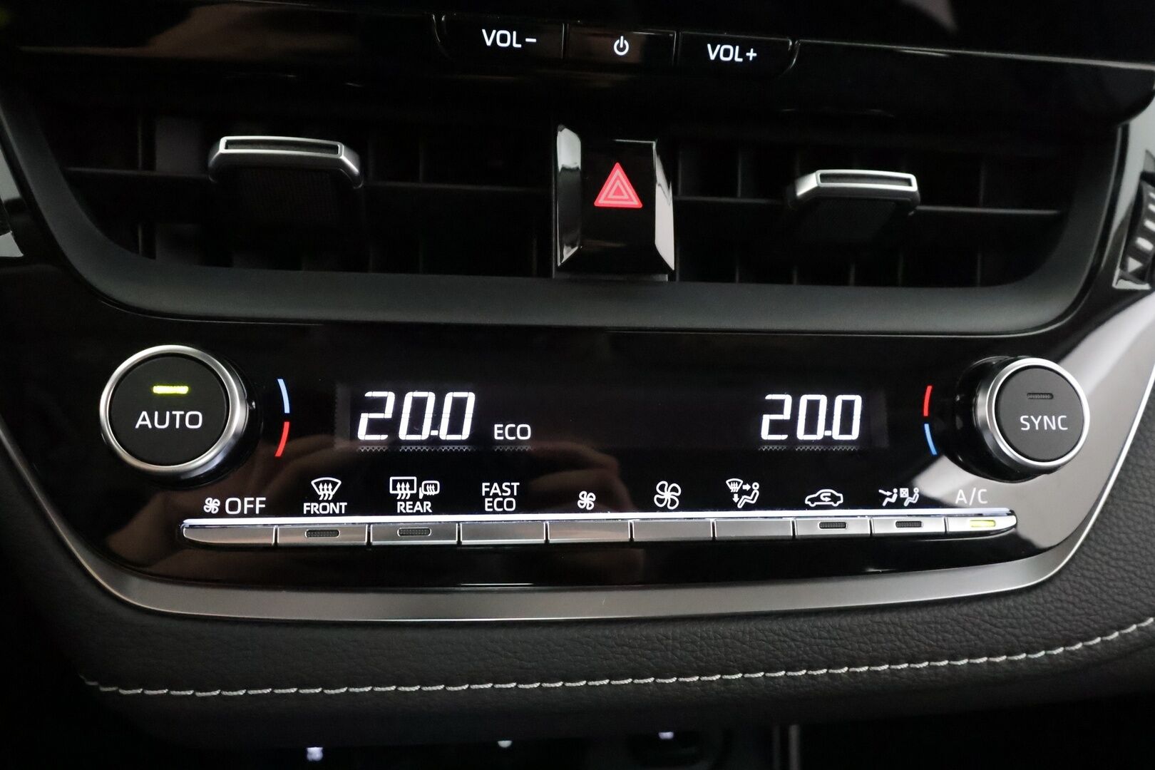 Toyota Corolla 2025 Sedan 1,8 Hybrid Active Plus - | ACC | Digimittaristo | Navi | P.kamera ja tutkat | Keyless | LDA | RSA | PDA | Lohko+sisälämmitin | Lämm. ratti | 1-om suomiauto | Merkkihuollettu |