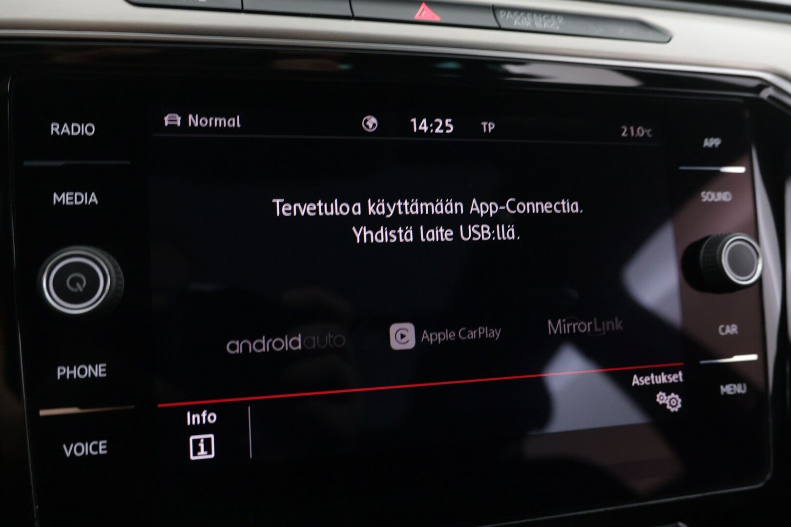 Volkswagen Passat 2018 Variant Alltrack 2,0 TSI 162 kW 4MOTION DSG Winter Edition - ACC | Webasto | Matrix-Ledit | Digimittaristo | Kattoluukku | Nahkapenkit | 3-alue ilmastointi | Vetokoukku | Sähkökontti |