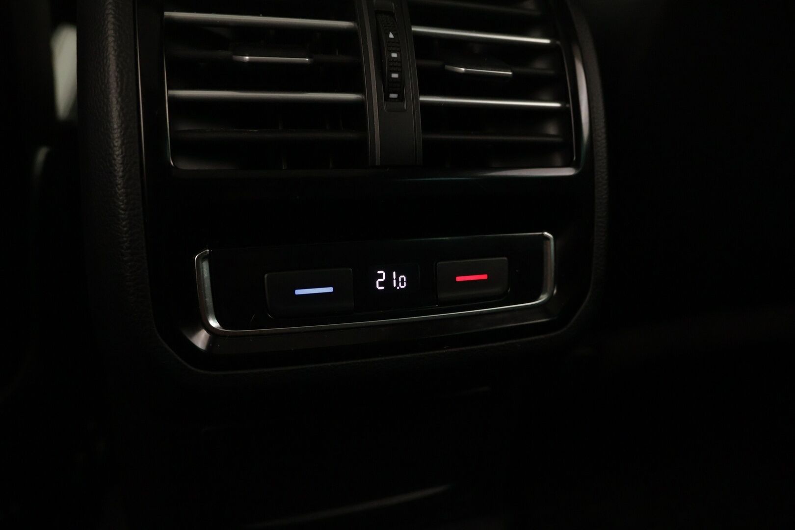 Volkswagen Passat 2018 Variant Alltrack 2,0 TSI 162 kW 4MOTION DSG Winter Edition - ACC | Webasto | Matrix-Ledit | Digimittaristo | Kattoluukku | Nahkapenkit | 3-alue ilmastointi | Vetokoukku | Sähkökontti |