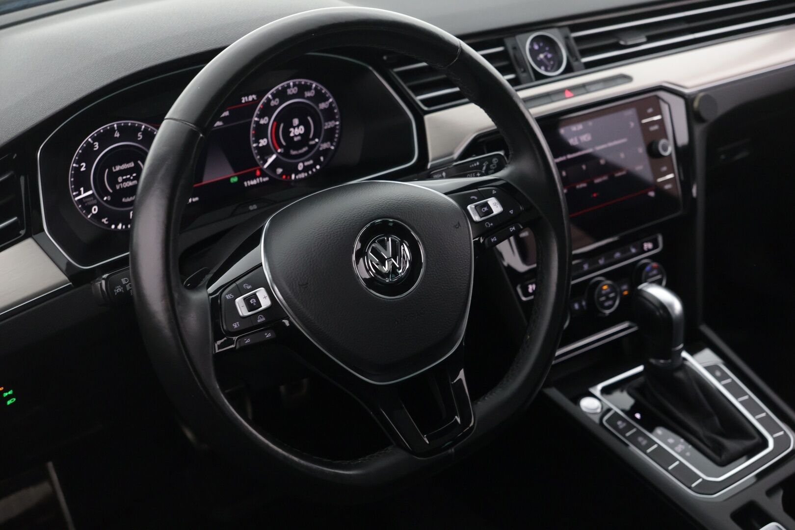 Volkswagen Passat 2018 Variant Alltrack 2,0 TSI 162 kW 4MOTION DSG Winter Edition - ACC | Webasto | Matrix-Ledit | Digimittaristo | Kattoluukku | Nahkapenkit | 3-alue ilmastointi | Vetokoukku | Sähkökontti |
