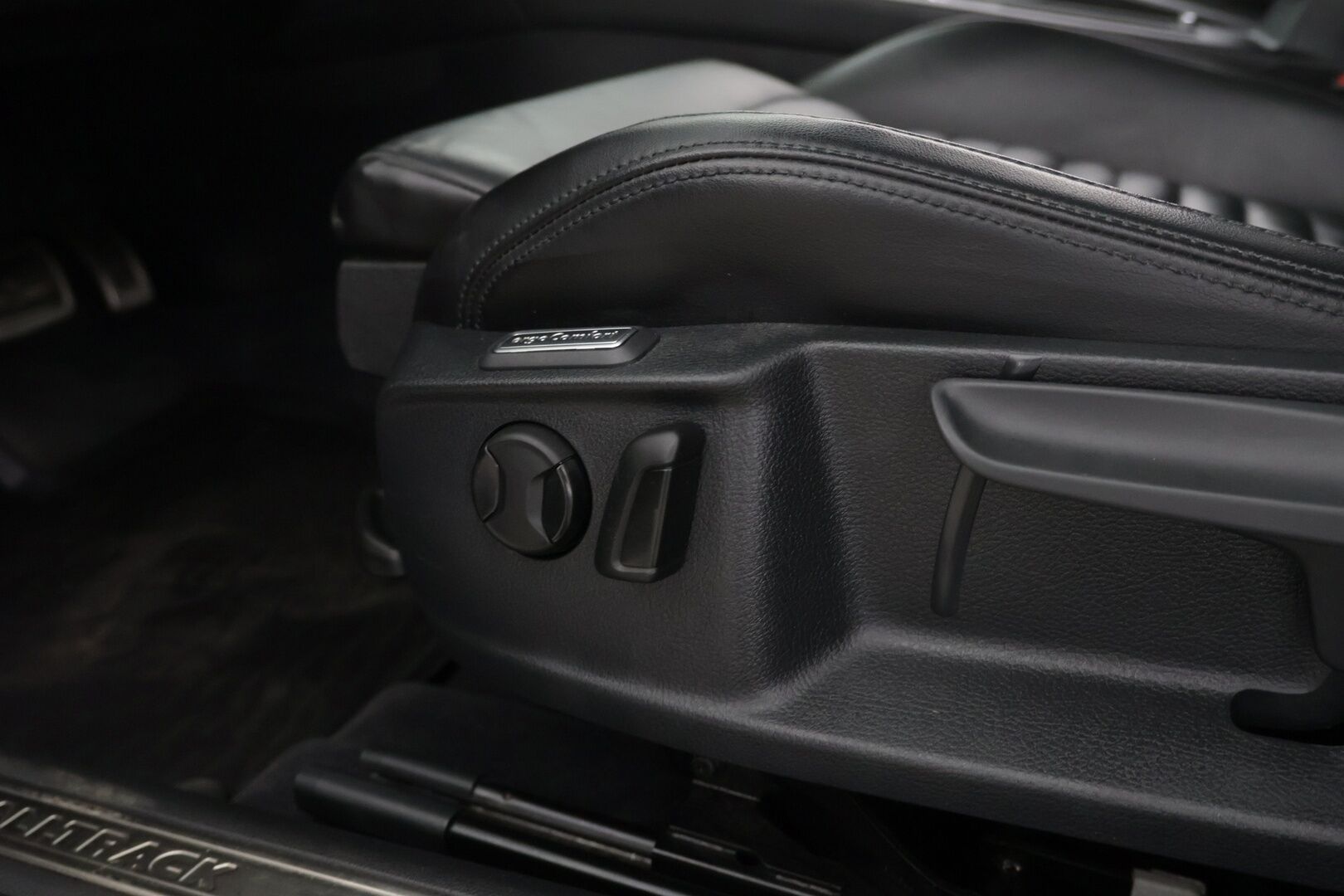 Volkswagen Passat 2018 Variant Alltrack 2,0 TSI 162 kW 4MOTION DSG Winter Edition - ACC | Webasto | Matrix-Ledit | Digimittaristo | Kattoluukku | Nahkapenkit | 3-alue ilmastointi | Vetokoukku | Sähkökontti |