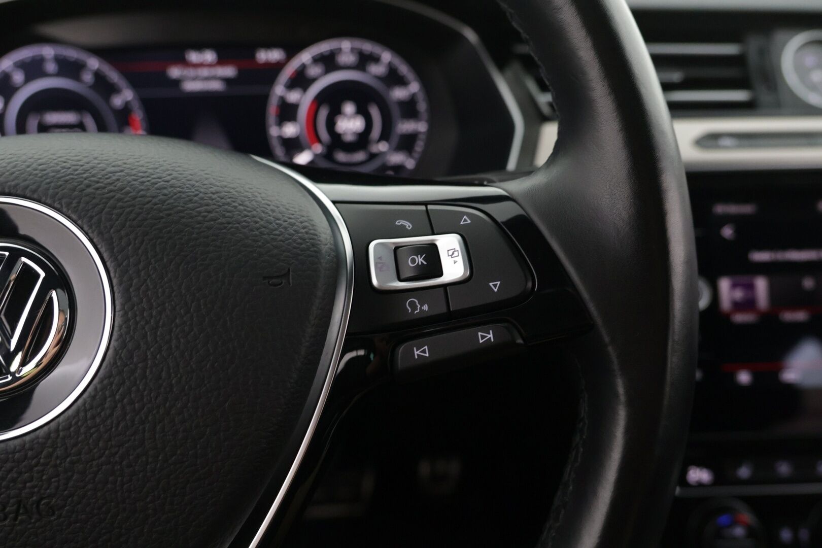 Volkswagen Passat 2018 Variant Alltrack 2,0 TSI 162 kW 4MOTION DSG Winter Edition - ACC | Webasto | Matrix-Ledit | Digimittaristo | Kattoluukku | Nahkapenkit | 3-alue ilmastointi | Vetokoukku | Sähkökontti |
