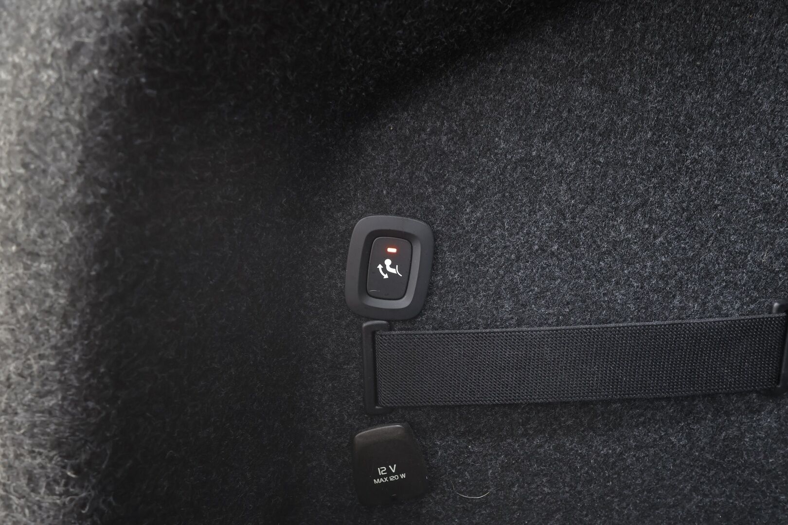 Polestar 2 2021 Launch Edition Performance, 300kW, 78kWh - | Pilot&Plus | ACC | Koukku | Pixel-LED | 2x Polestar alut | 360° | Harman/Kardon | Muistipenkki | Lasikatto | Sporttipenkit | Keyless | Merkkihuollot | 