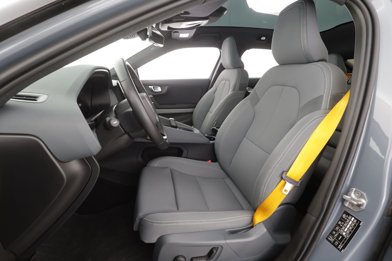 Polestar 2 2021 Launch Edition Performance, 300kW, 78kWh - | Pilot&Plus | ACC | Koukku | Pixel-LED | 2x Polestar alut | 360° | Harman/Kardon | Muistipenkki | Lasikatto | Sporttipenkit | Keyless | Merkkihuollot | 