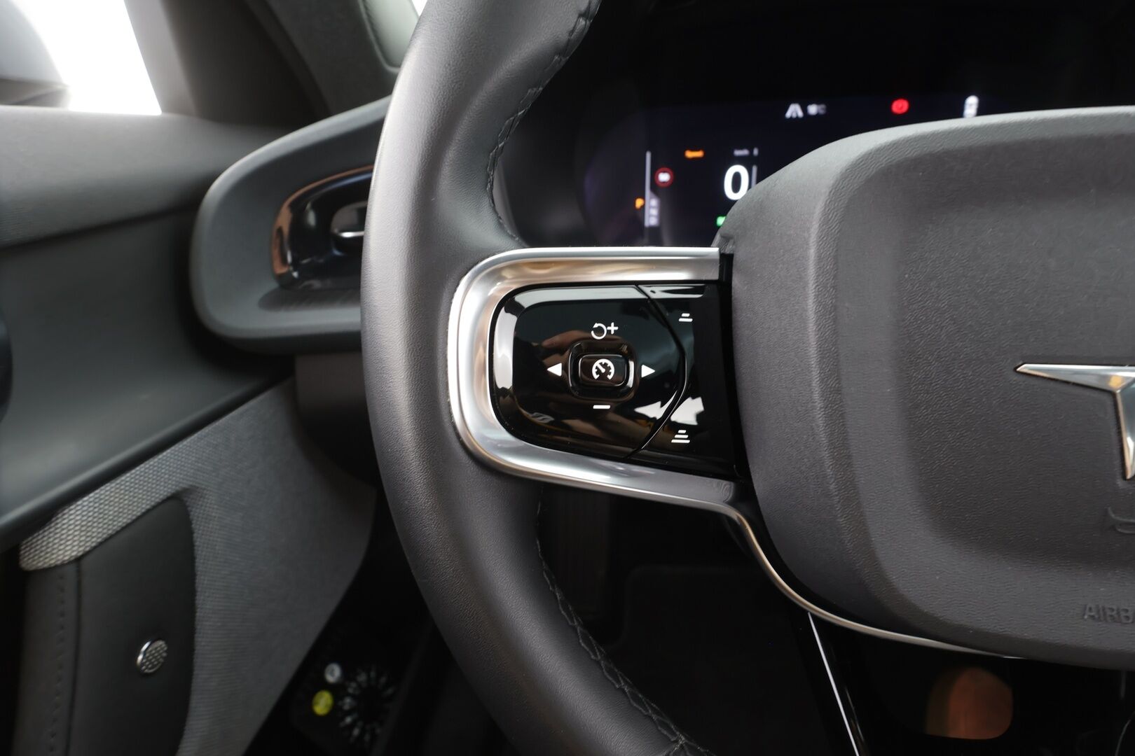 Polestar 2 2021 Launch Edition Performance, 300kW, 78kWh - | Pilot&Plus | ACC | Koukku | Pixel-LED | 2x Polestar alut | 360° | Harman/Kardon | Muistipenkki | Lasikatto | Sporttipenkit | Keyless | Merkkihuollot | 
