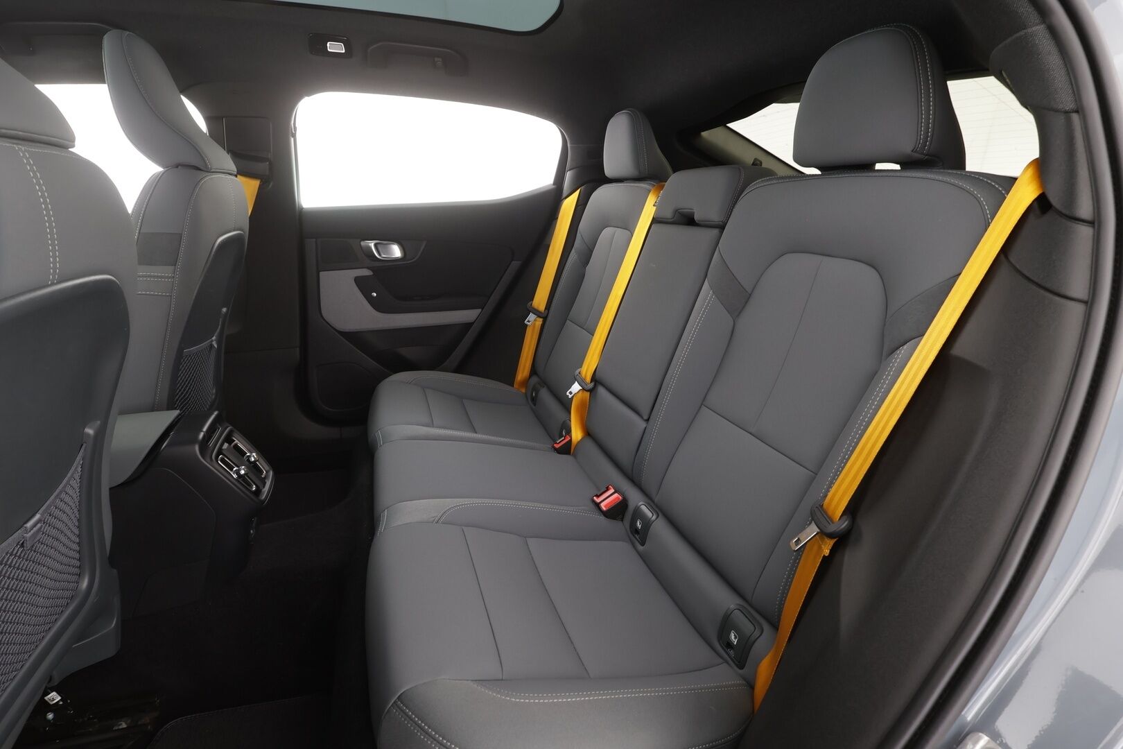 Polestar 2 2021 Launch Edition Performance, 300kW, 78kWh - | Pilot&Plus | ACC | Koukku | Pixel-LED | 2x Polestar alut | 360° | Harman/Kardon | Muistipenkki | Lasikatto | Sporttipenkit | Keyless | Merkkihuollot | 
