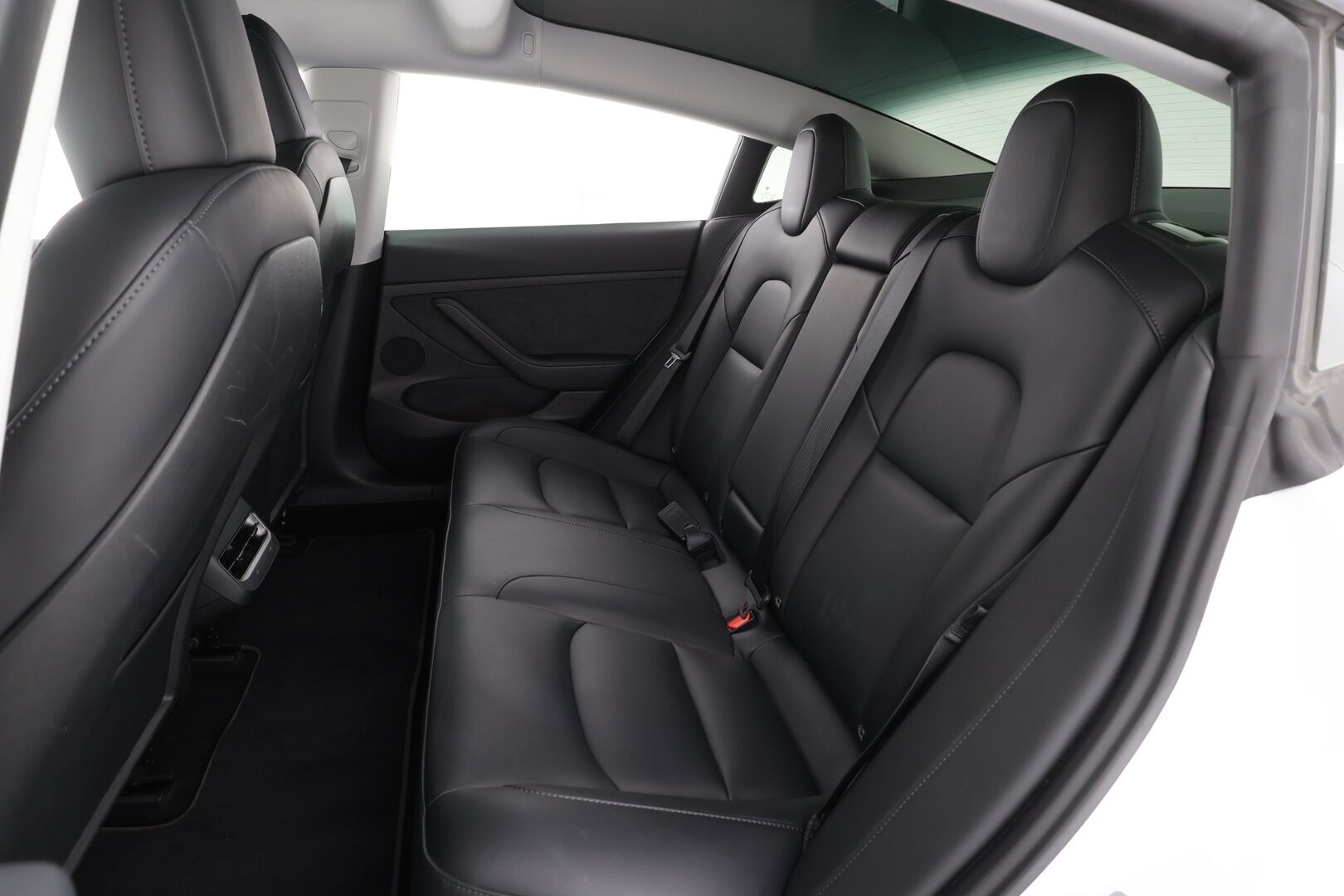 Tesla Model 3 2022 Long Range * Koukku / ILP / ACC / Matrix-LED / P.kamera / Muistipenkki / Premium Audio / Navi / Kaistavahti / Keyless * - Akku kuntotarkastettu / 2x Latauskaapelit / Kahdet renkaat