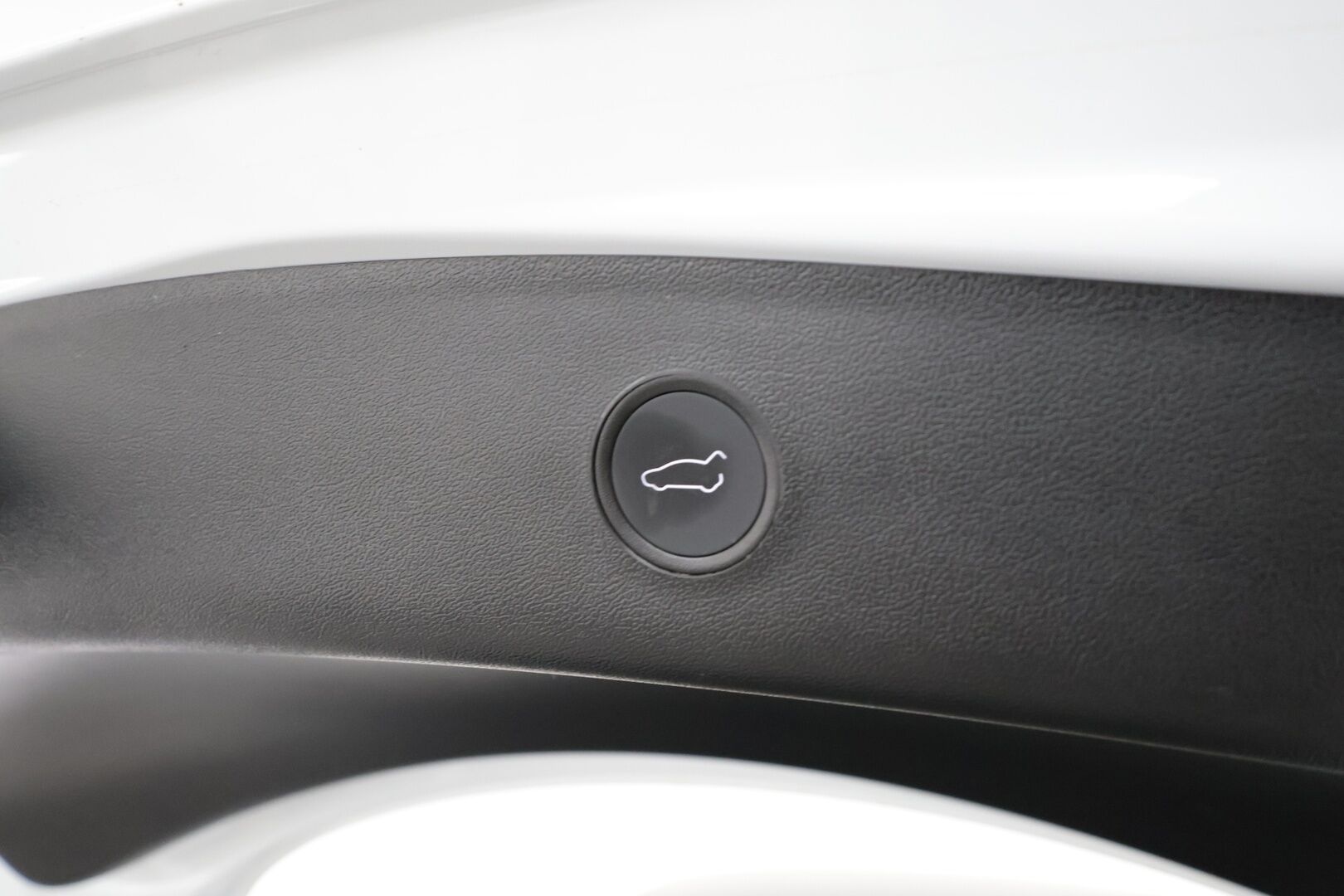 Tesla Model 3 2022 Long Range * Koukku / ILP / ACC / Matrix-LED / P.kamera / Muistipenkki / Premium Audio / Navi / Kaistavahti / Keyless * - Akku kuntotarkastettu / 2x Latauskaapelit / Kahdet renkaat