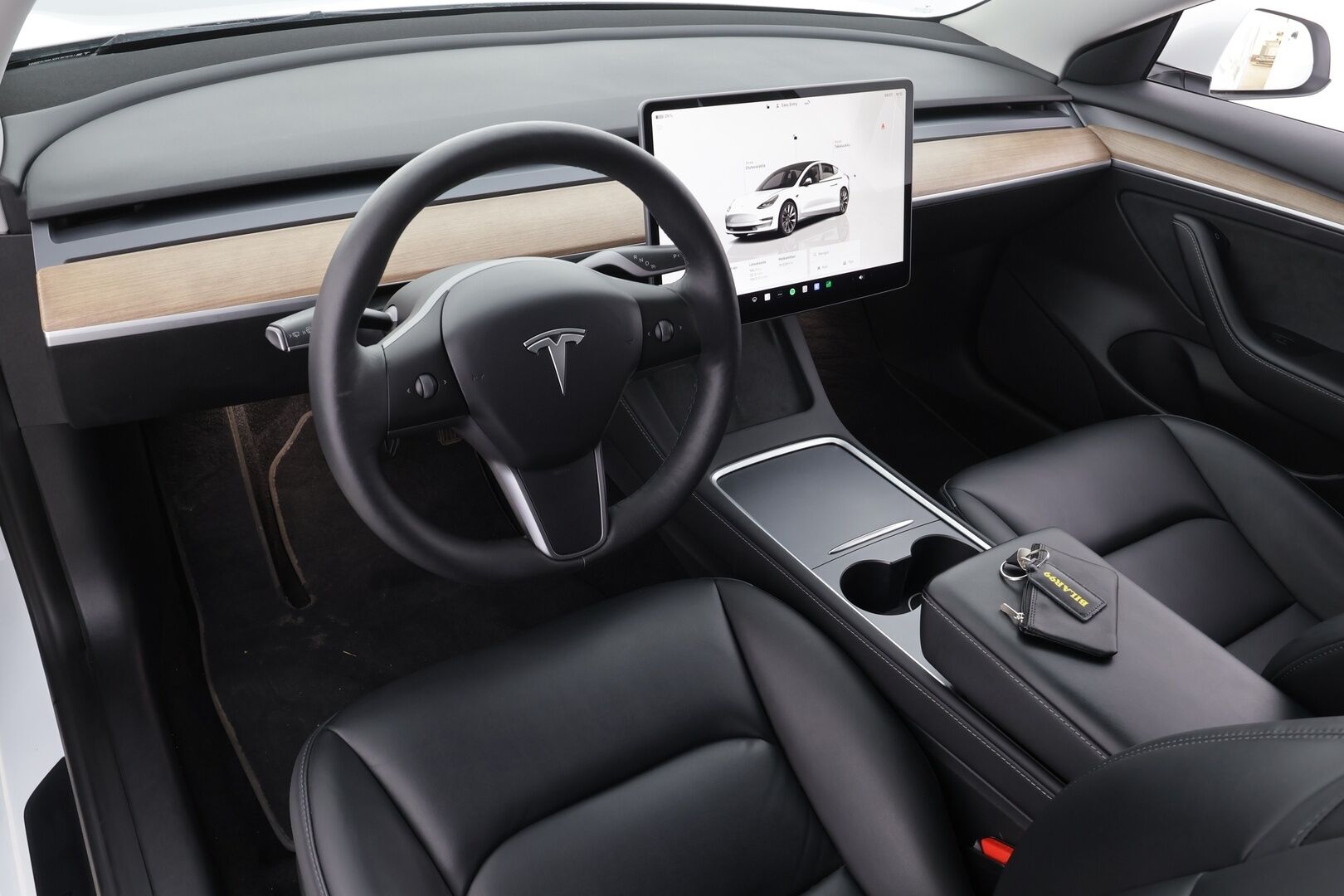 Tesla Model 3 2022 Long Range * Koukku / ILP / ACC / Matrix-LED / P.kamera / Muistipenkki / Premium Audio / Navi / Kaistavahti / Keyless * - Akku kuntotarkastettu / 2x Latauskaapelit / Kahdet renkaat