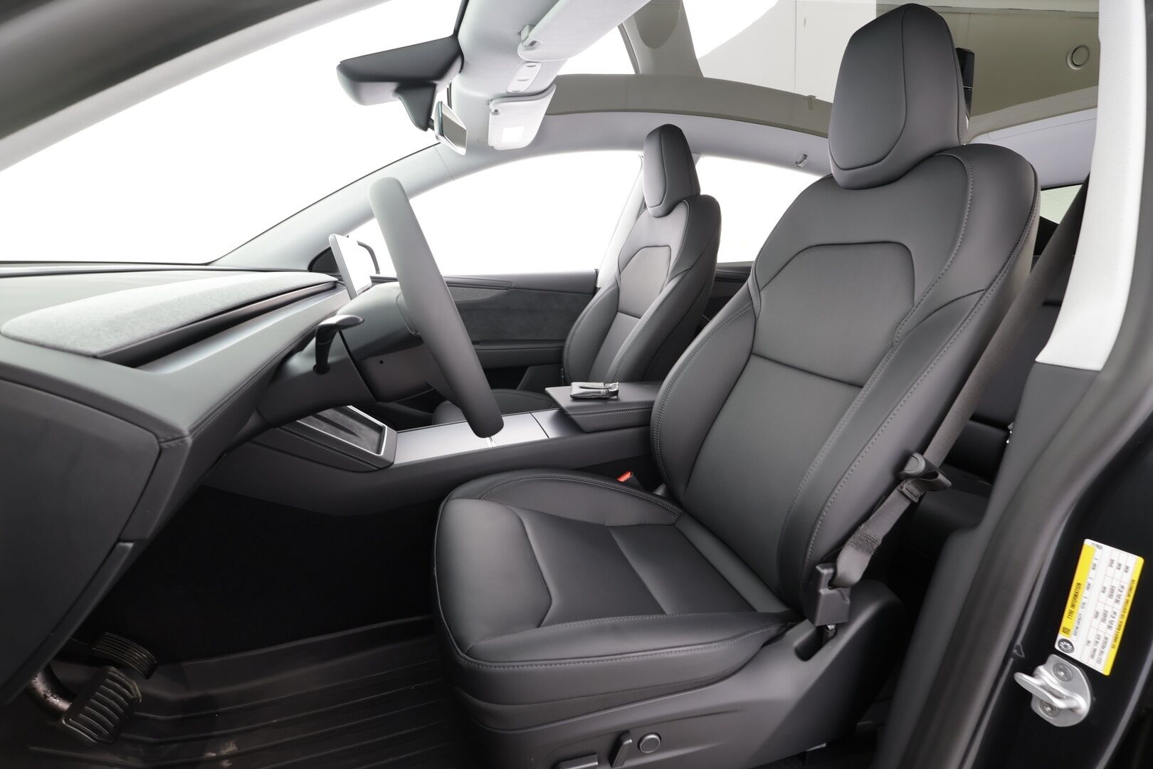 Tesla Model Y 2025 Long Range - | Juniper | Koukku | ACC | ILP | Matrix | Ilm. sähkönahat | Muistipenkki | Takanäyttö | Lasikatto | Ambient light | 1-om suomiauto | 2x renkaat aluin |
