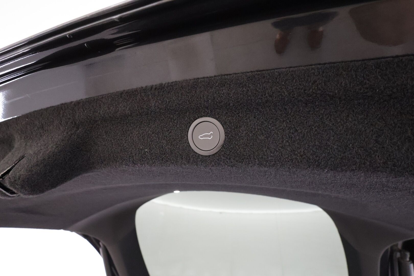 Tesla Model Y 2025 Long Range - | Juniper | Koukku | ACC | ILP | Matrix | Ilm. sähkönahat | Muistipenkki | Takanäyttö | Lasikatto | Ambient light | 1-om suomiauto | 2x renkaat aluin |