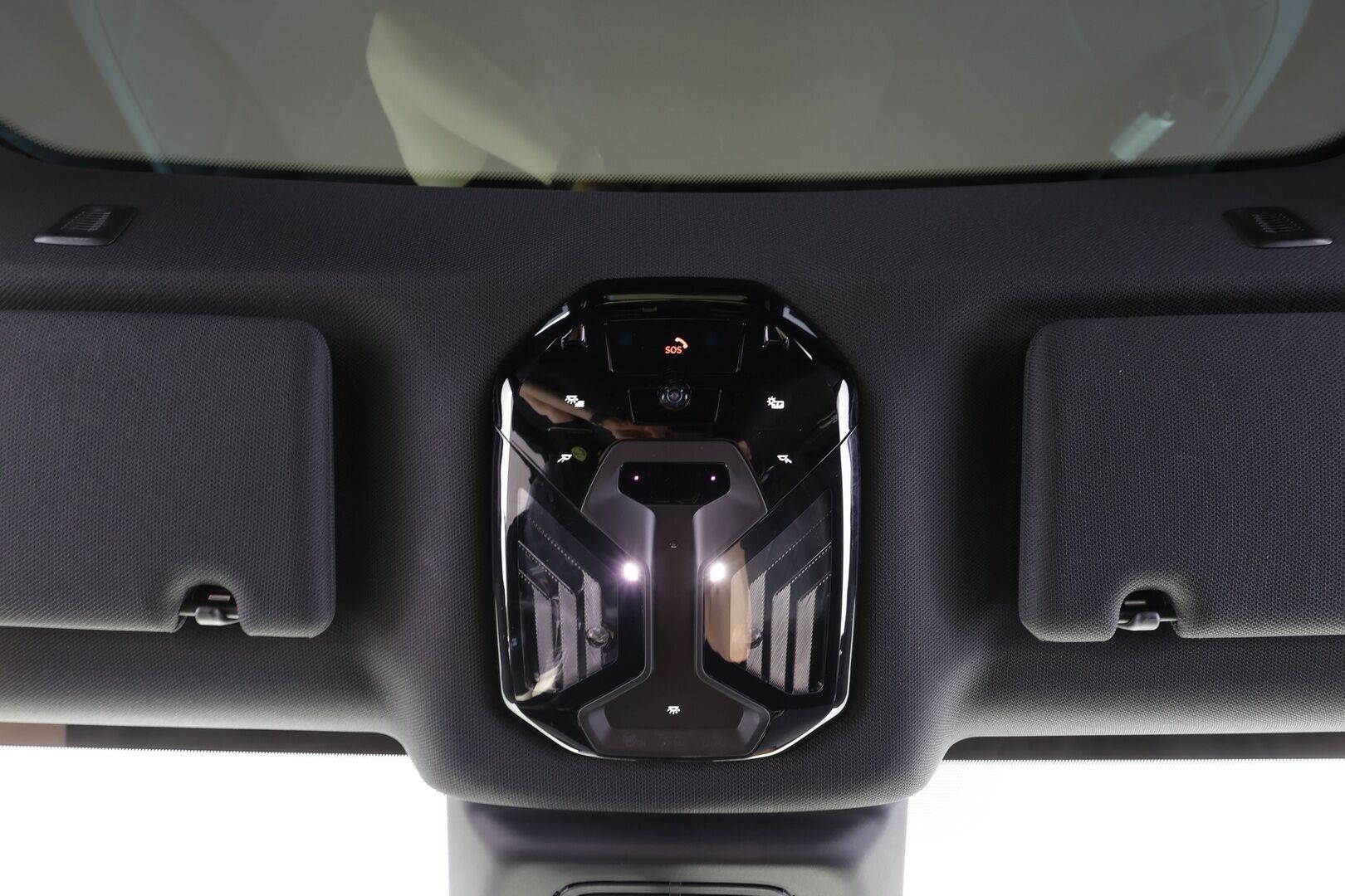 BMW iX 2022 xDrive50 - | ACC | Lisälämmitin | Koukku | B&W| Laser Light | HUD | Ilma-alusta | Softclose | Sky Lounge | Widescreen | 360-Kamera | Ilmastoidut muisti nahat | Comfort Access | Merkkihuollettu |