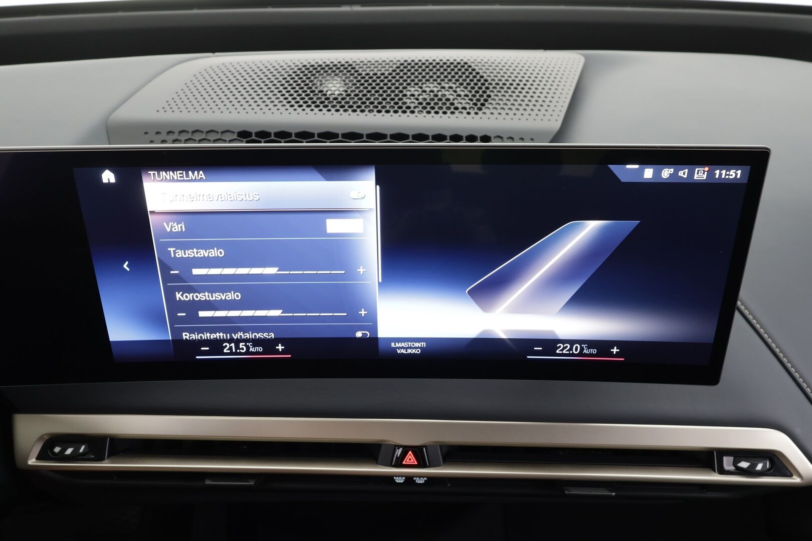 BMW iX 2022 xDrive50 - | ACC | Lisälämmitin | Koukku | B&W| Laser Light | HUD | Ilma-alusta | Softclose | Sky Lounge | Widescreen | 360-Kamera | Ilmastoidut muisti nahat | Comfort Access | Merkkihuollettu |