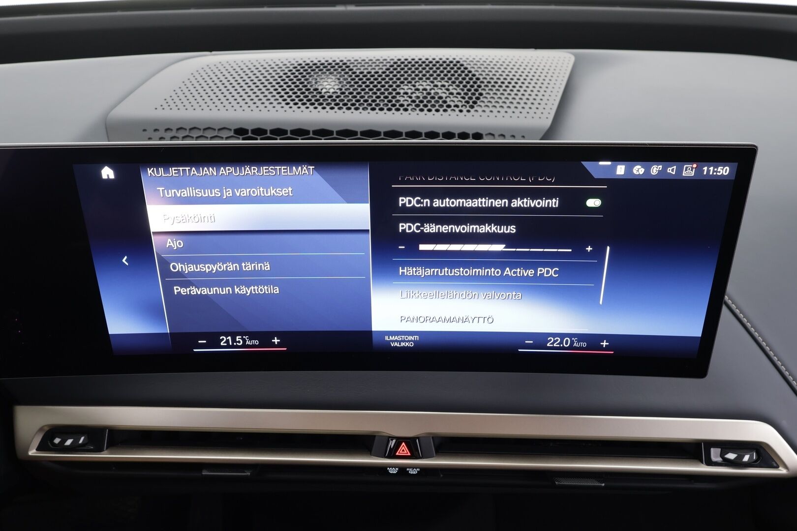 BMW iX 2022 xDrive50 - | ACC | Lisälämmitin | Koukku | B&W| Laser Light | HUD | Ilma-alusta | Softclose | Sky Lounge | Widescreen | 360-Kamera | Ilmastoidut muisti nahat | Comfort Access | Merkkihuollettu |