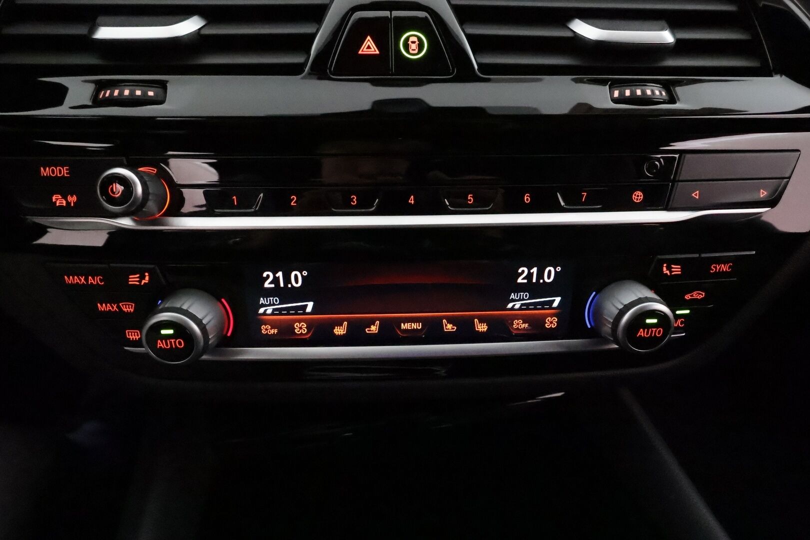 BMW 530E 2021 G31 Touring 530e xDrive * Adapt.Vakkari / Laser LED / Harman & Kardon / Muistipenkit Hieronnalla / 360-Kamera / Comfort Access - Akku kuntotarkastettu SoH 98,6& / Ilmastoidut Sporttinahat / Supervarusteet!!