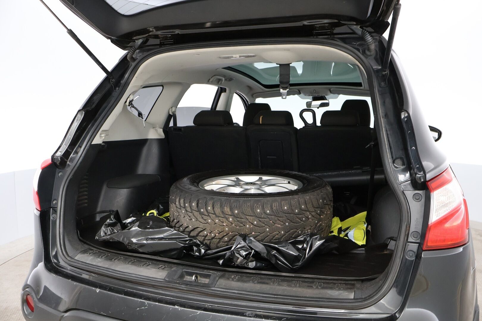 Nissan Qashqai+2 2011 2,0L Acenta 2WD 6M/T MY11 - - YritysOutlet - Myydään vain yrityksille