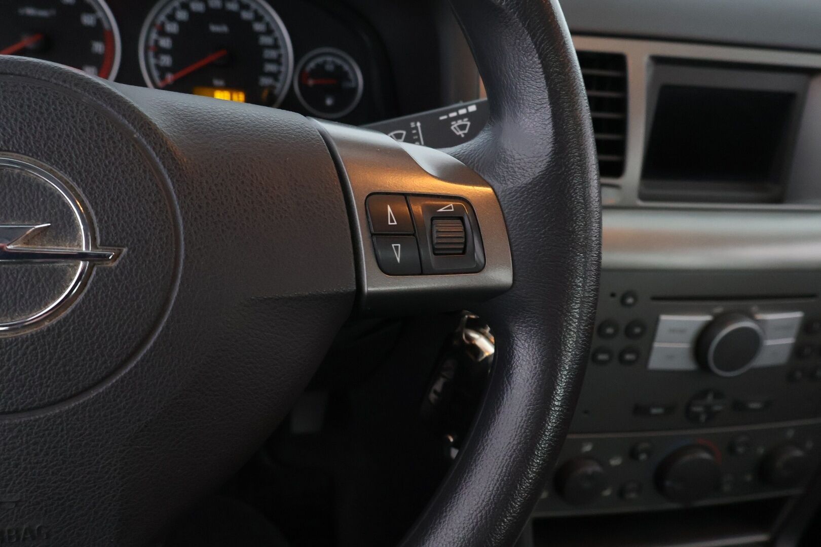 Opel Vectra 2007 - YritysOutlet - Myydään vain yrityksille - – Tämä auto myydään YritysOutlet -valikoimasta vain yritykselle