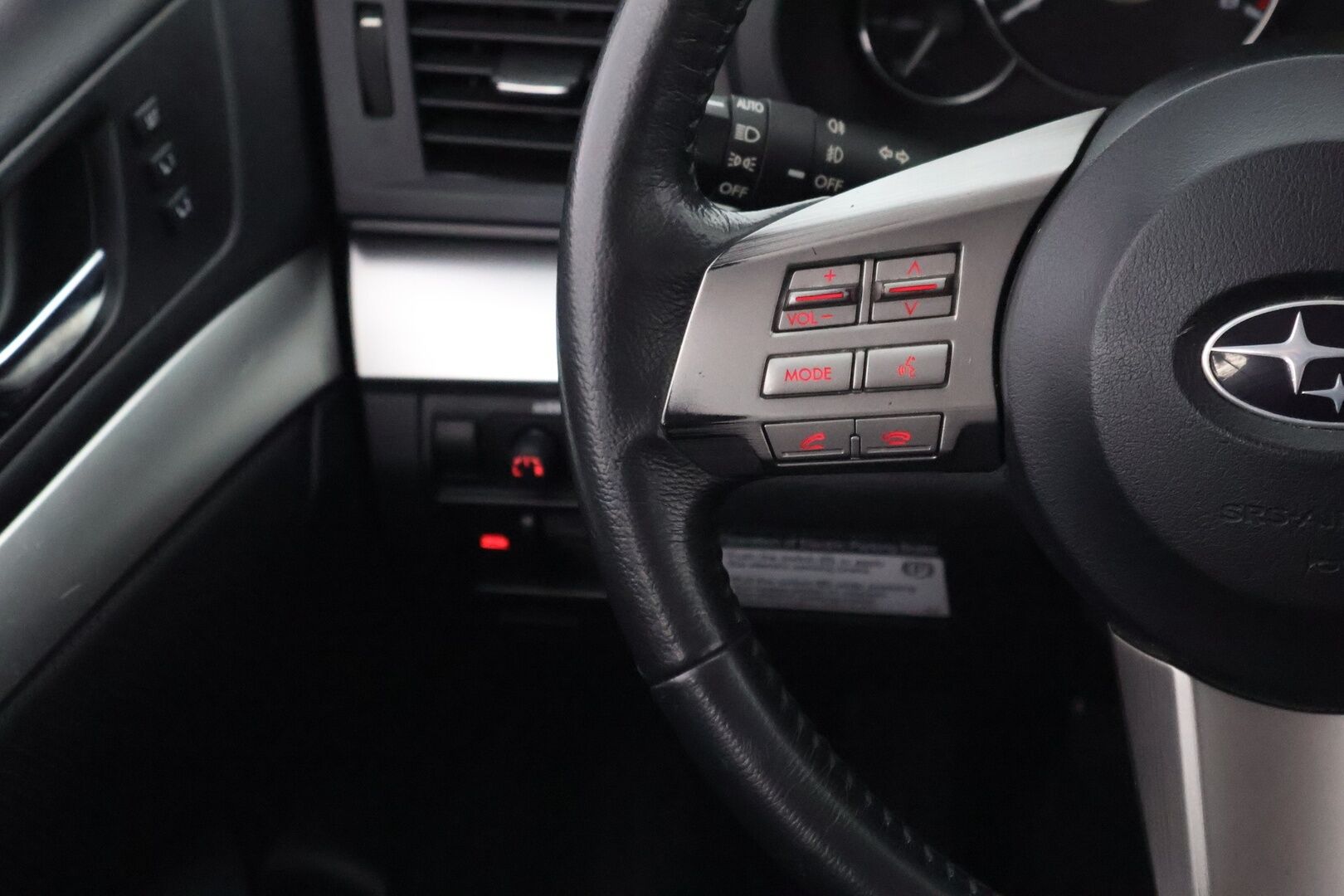 Subaru Outback 2011 2,5i UA 6MT Business - Suomiauto / Nahkasisusta / Lohko & Sisäpistoke / Xenon / Vakkari / Muistipenkki / 2x Fiksut renkaat / Upeasti huollettu!