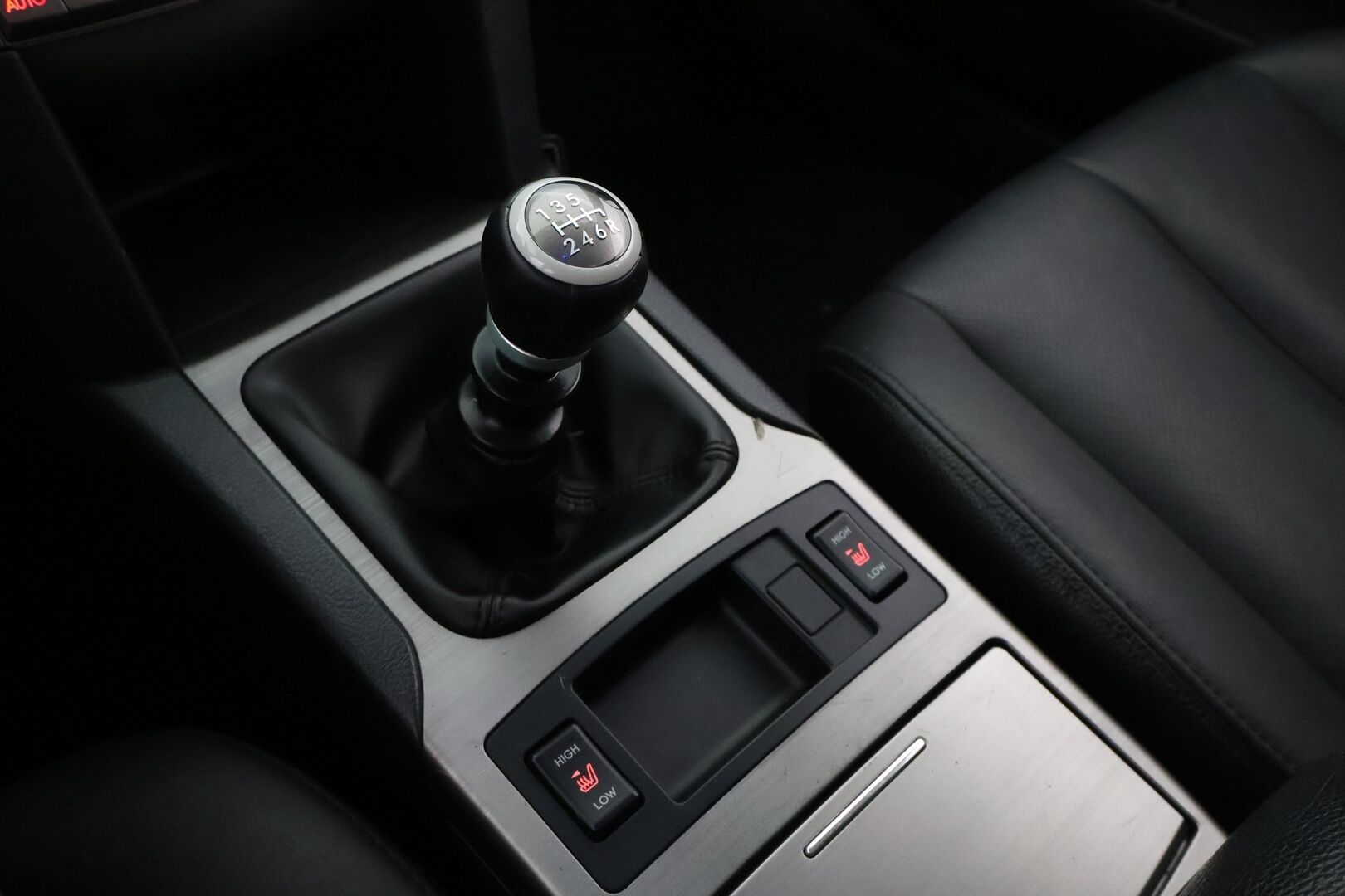 Subaru Outback 2011 2,5i UA 6MT Business - Suomiauto / Nahkasisusta / Lohko & Sisäpistoke / Xenon / Vakkari / Muistipenkki / 2x Fiksut renkaat / Upeasti huollettu!