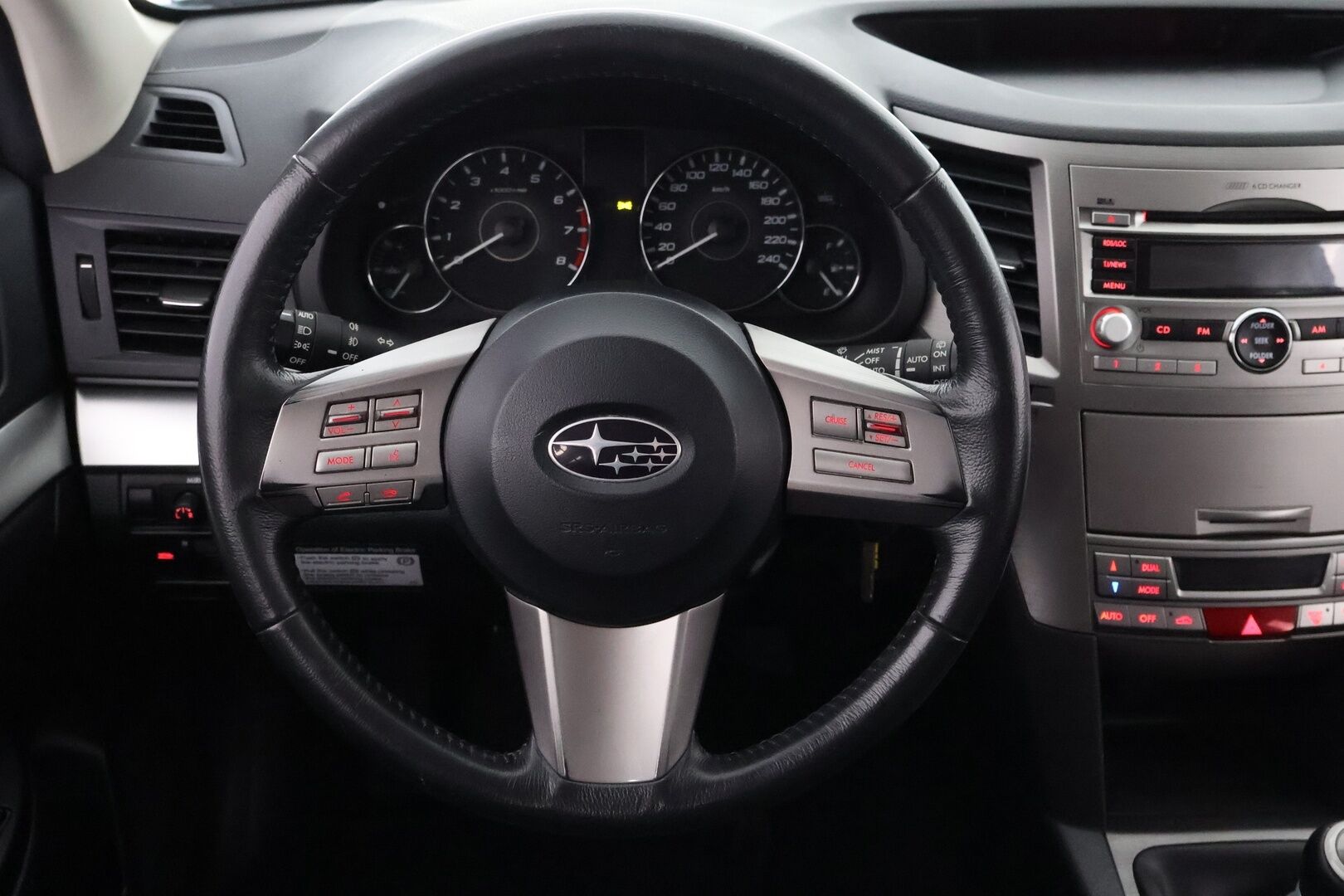 Subaru Outback 2011 2,5i UA 6MT Business - Suomiauto / Nahkasisusta / Lohko & Sisäpistoke / Xenon / Vakkari / Muistipenkki / 2x Fiksut renkaat / Upeasti huollettu!