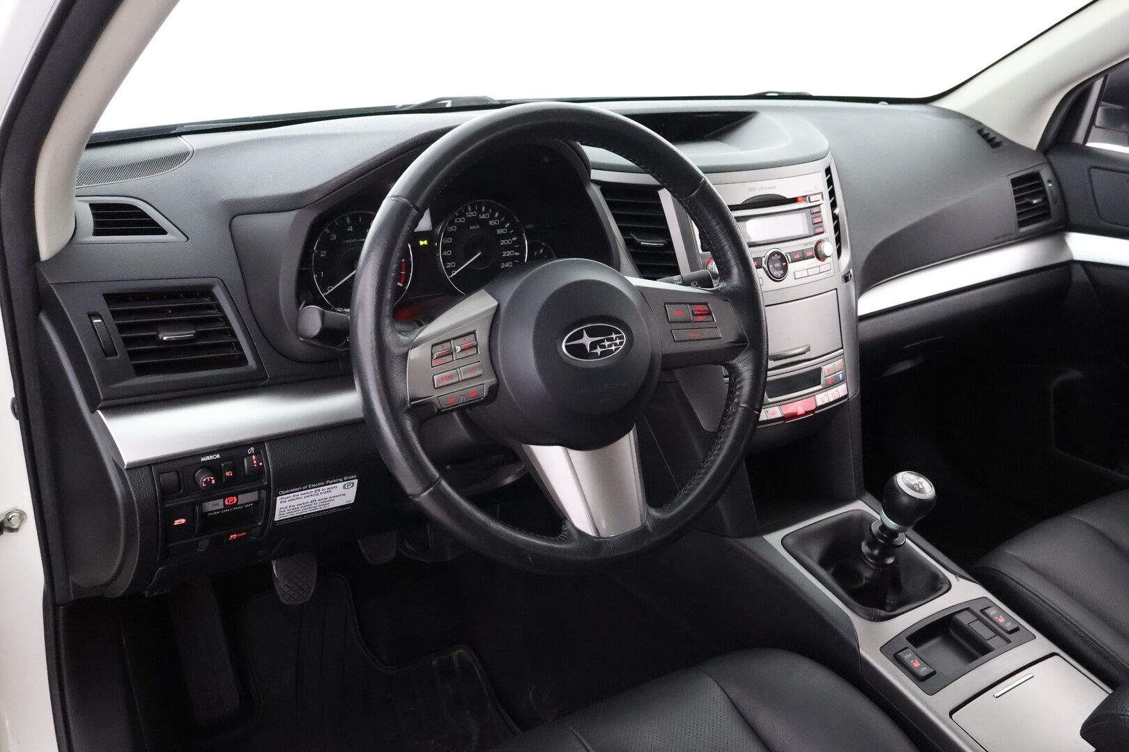 Subaru Outback 2011 2,5i UA 6MT Business - Suomiauto / Nahkasisusta / Lohko & Sisäpistoke / Xenon / Vakkari / Muistipenkki / 2x Fiksut renkaat / Upeasti huollettu!
