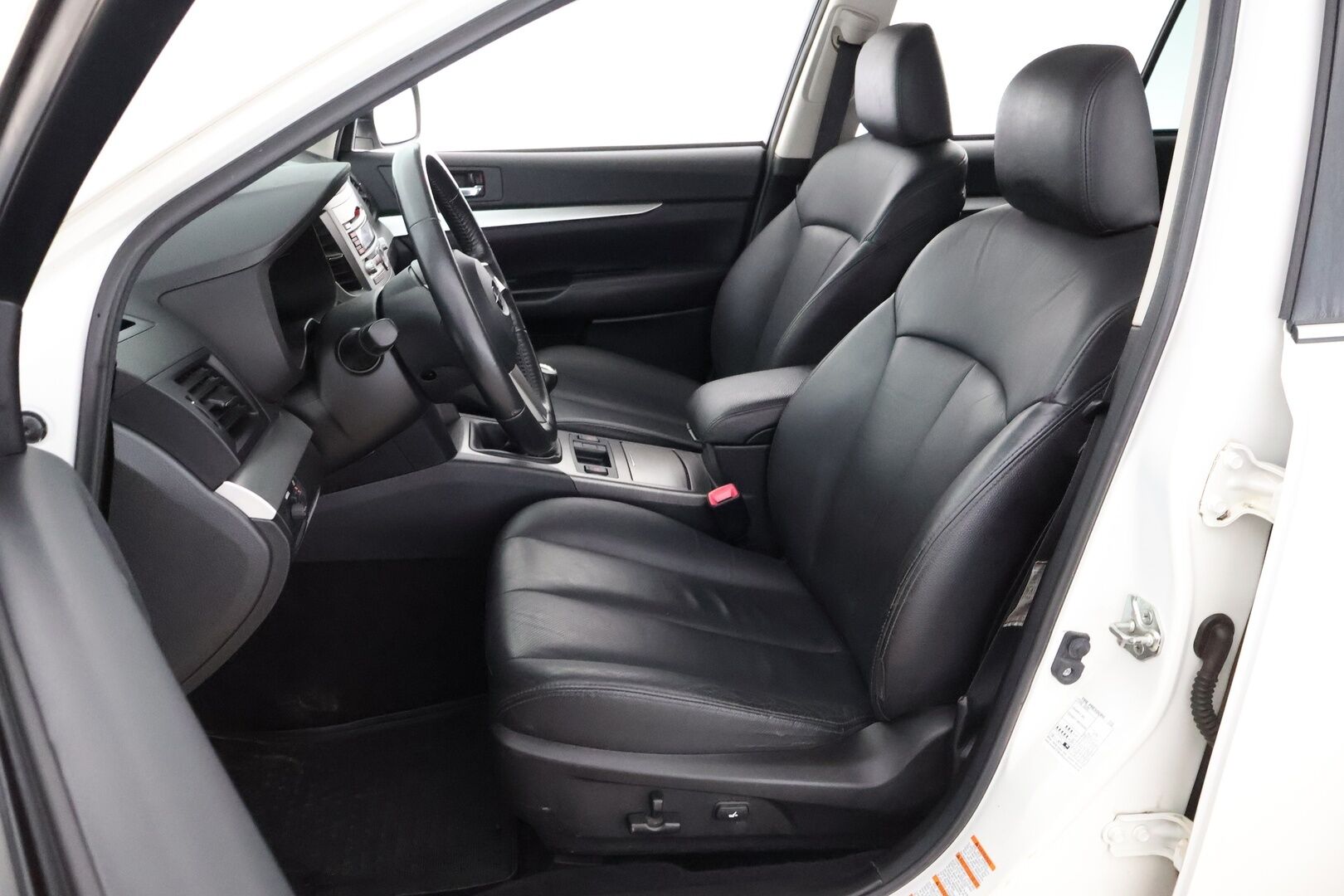 Subaru Outback 2011 2,5i UA 6MT Business - Suomiauto / Nahkasisusta / Lohko & Sisäpistoke / Xenon / Vakkari / Muistipenkki / 2x Fiksut renkaat / Upeasti huollettu!
